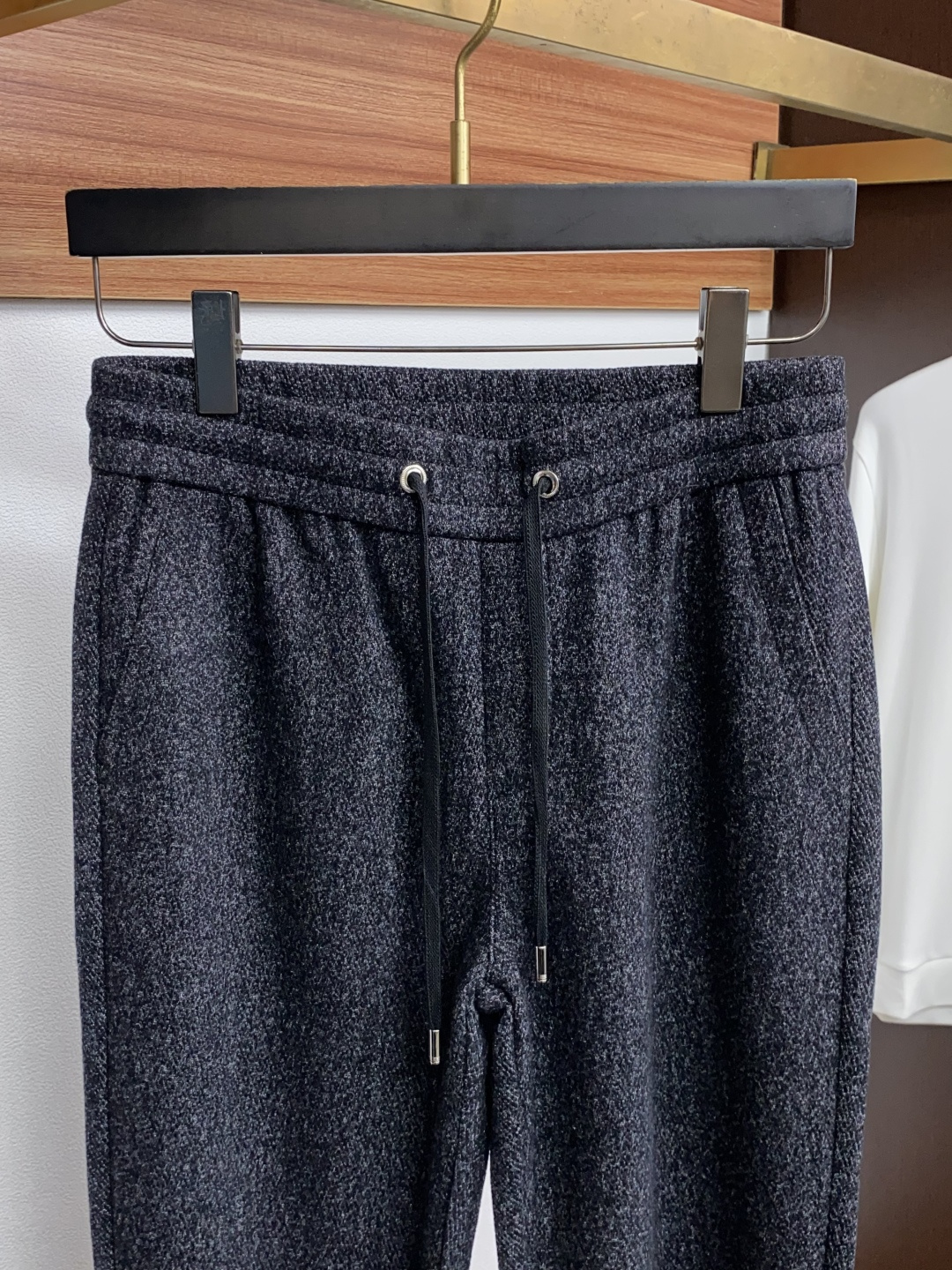 Loro Piana诺悠翩雅 26秋冬新品 原单男士羊毛休闲裤 弹力面料每季必出的类型，无需质疑的热卖王牌单品，符合四季