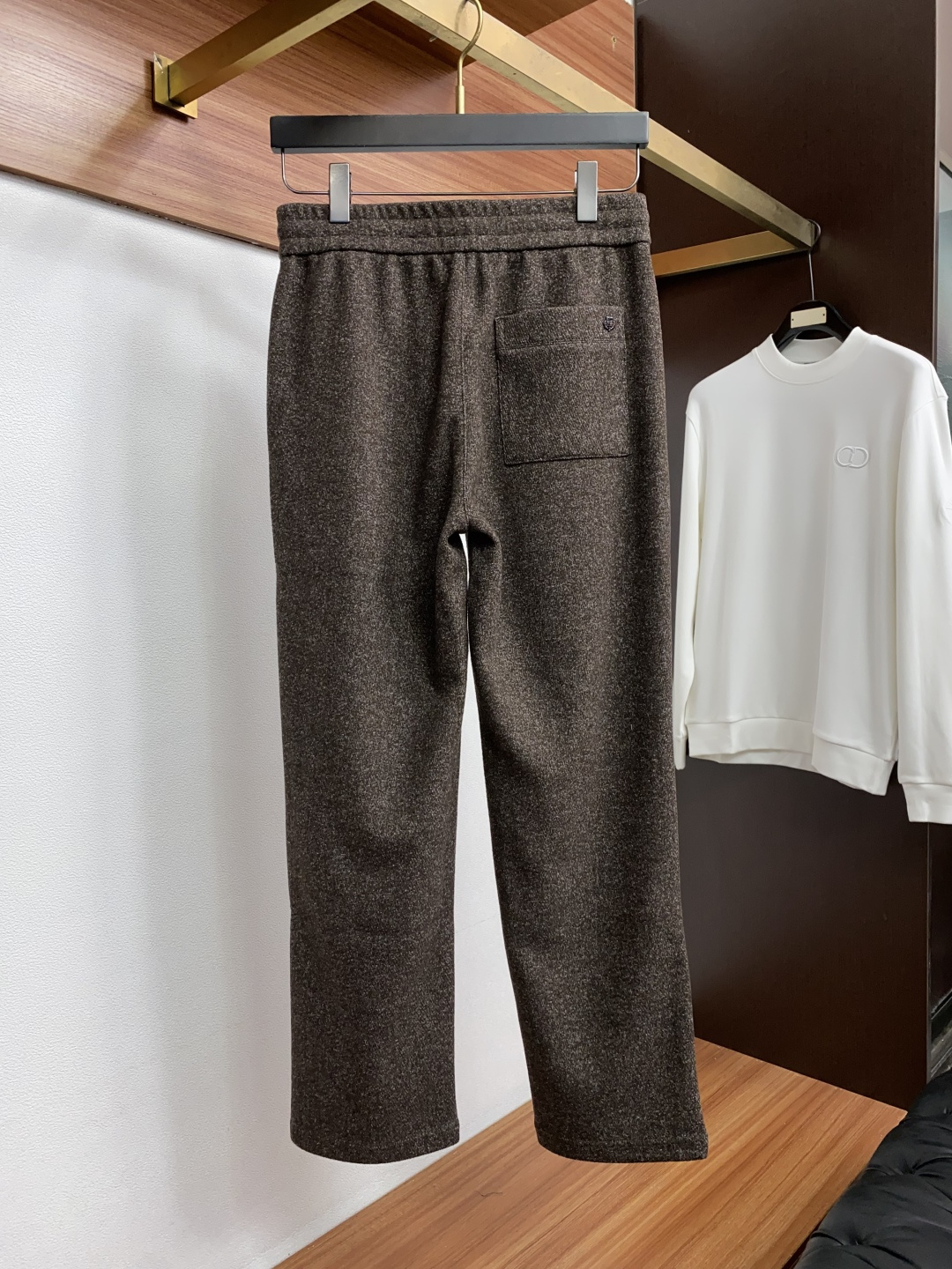 Loro Piana诺悠翩雅 26秋冬新品 原单男士羊毛休闲裤 弹力面料每季必出的类型,无需质疑的热卖王牌单品,符合四季 Loro Piana诺悠翩雅 26秋冬新品 原单男士羊毛休闲裤 弹力面料每季必出的类型,无需质疑的热卖王牌单品,符合四季