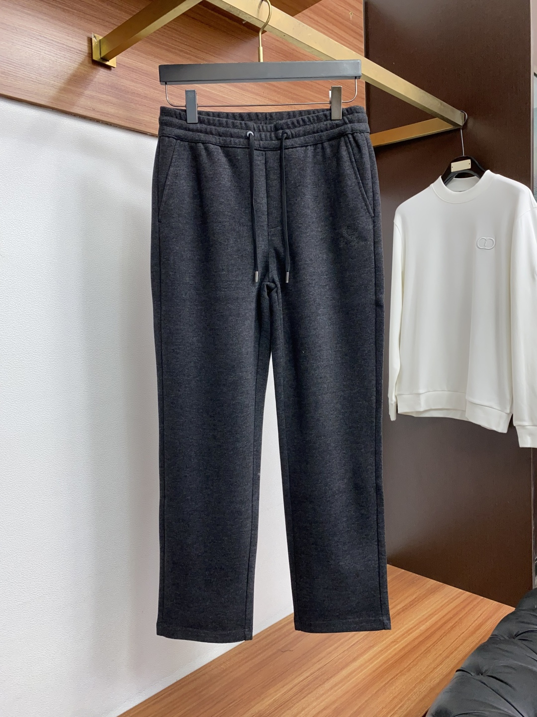 Loro Piana诺悠翩雅 26秋冬新品 原单男士羊毛休闲裤 弹力面料每季必出的类型，无需质疑的热卖王牌单品，符合四季