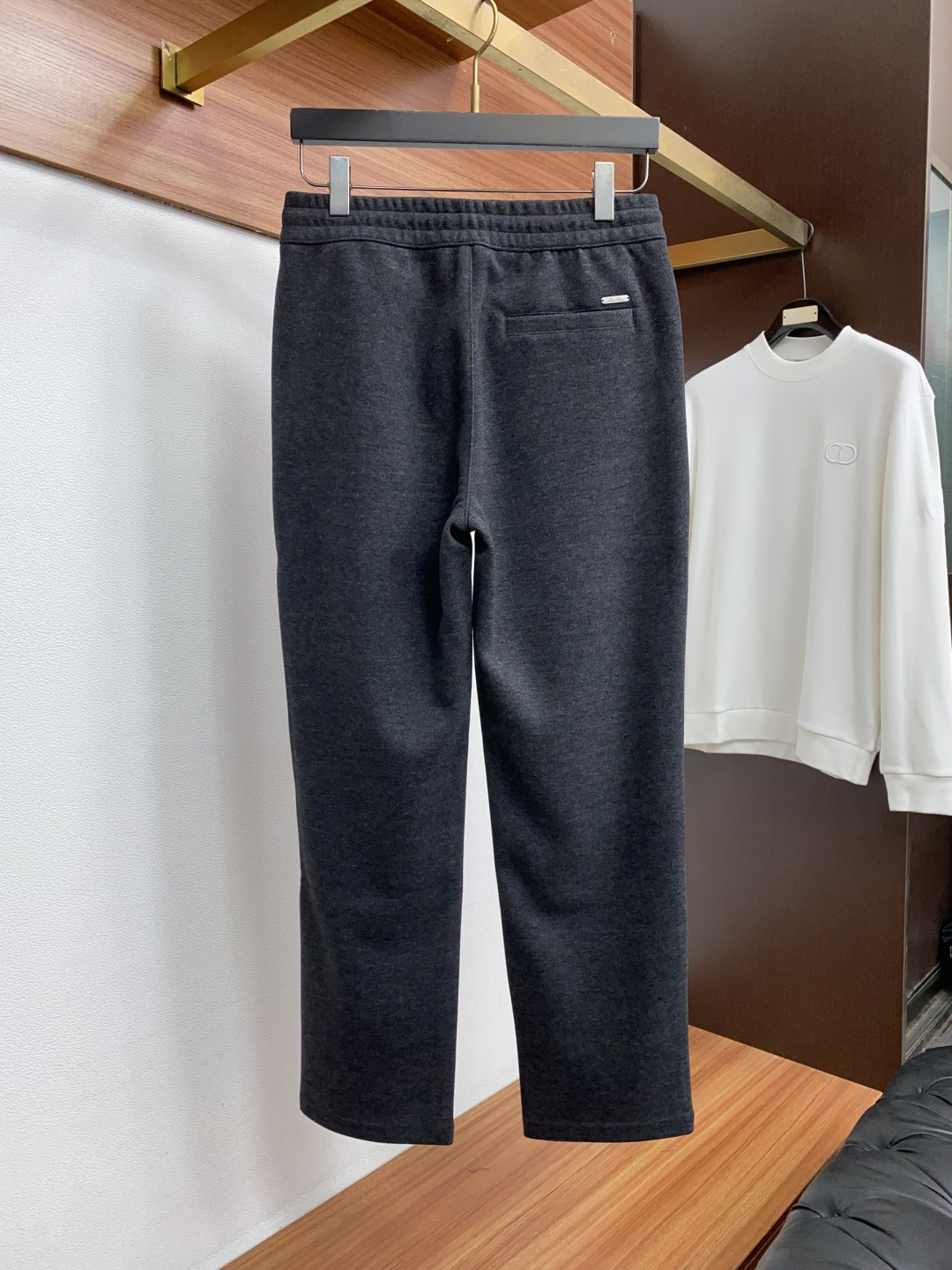 Loro Piana诺悠翩雅 26秋冬新品 原单男士羊毛休闲裤 弹力面料每季必出的类型，无需质疑的热卖王牌单品，符合四季