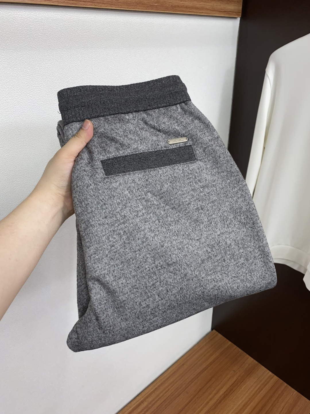 Loro Piana 诺悠翩雅 26秋冬新品 原单男士羊毛休闲裤 弹力面料每季必出的类型，无需质疑的热卖王牌单品，符合四