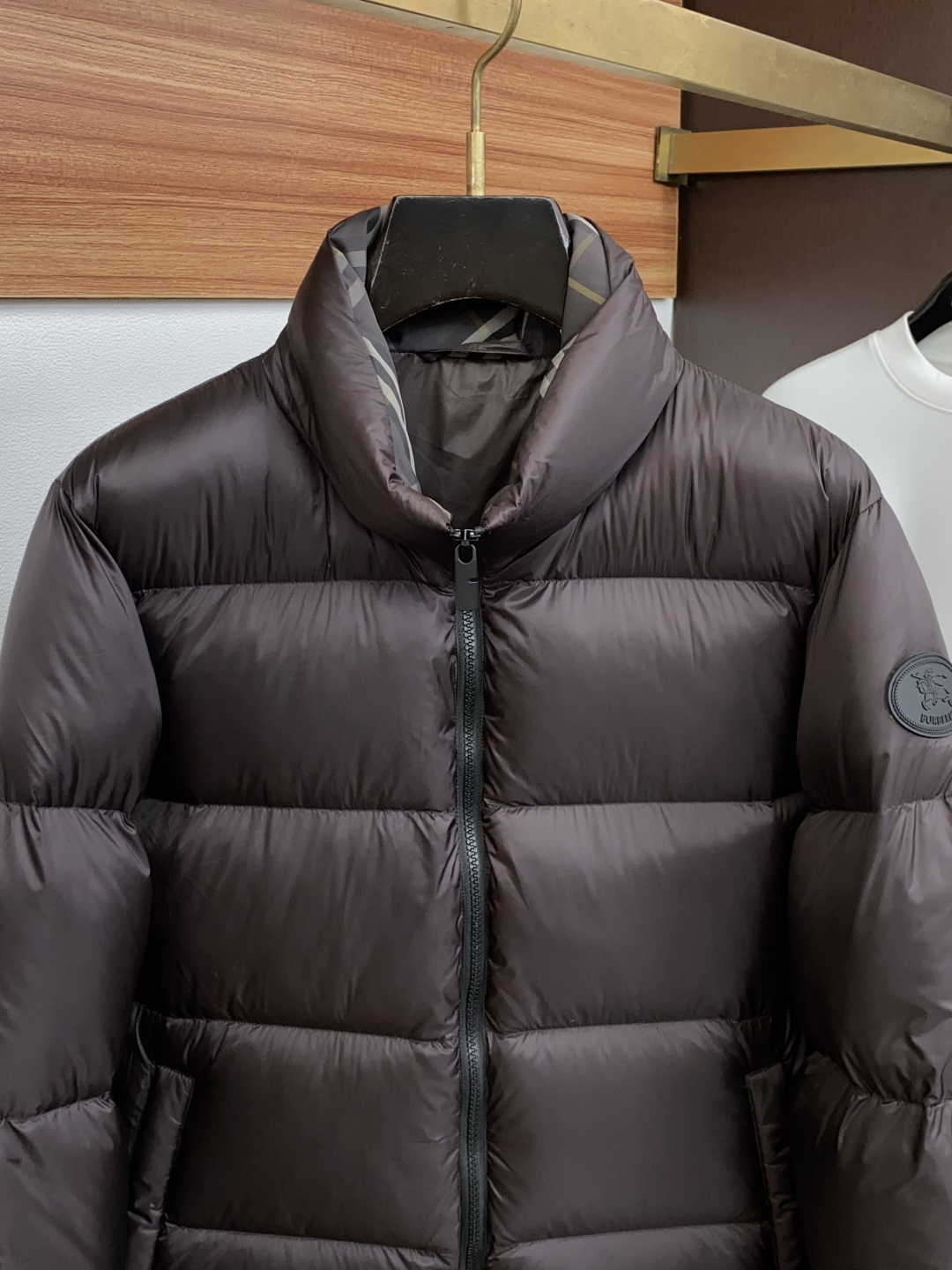 巴宝莉 M-3xL 经典款顶级羽绒服 专柜同款品质，殿堂级经典系列，男女同款！ 高级哑光面料，拒绝亮面廉价感，立领设计，