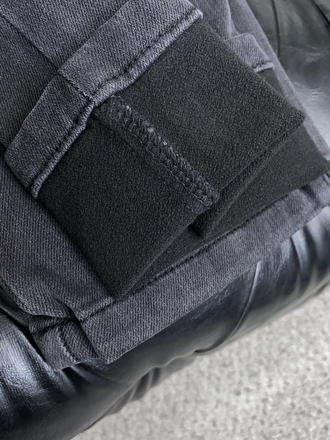 普拉达 30-38 最新款牛仔裤 秋冬最新款上身版型无敌正！ 绝对可以闭眼收的一款 此款裤子非常百搭，弹力腰围,日常上班