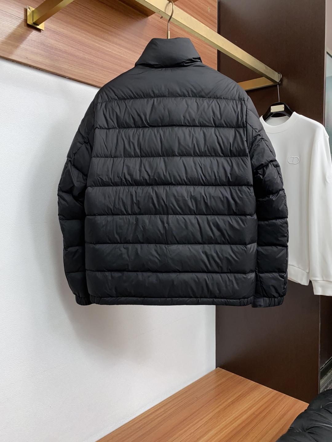 蒙口 M-3xL 经典款顶级羽绒服 专柜同款品质，殿堂级经典系列，男女同款！ 高级哑光面料，拒绝亮面廉价感，立领设计，拉