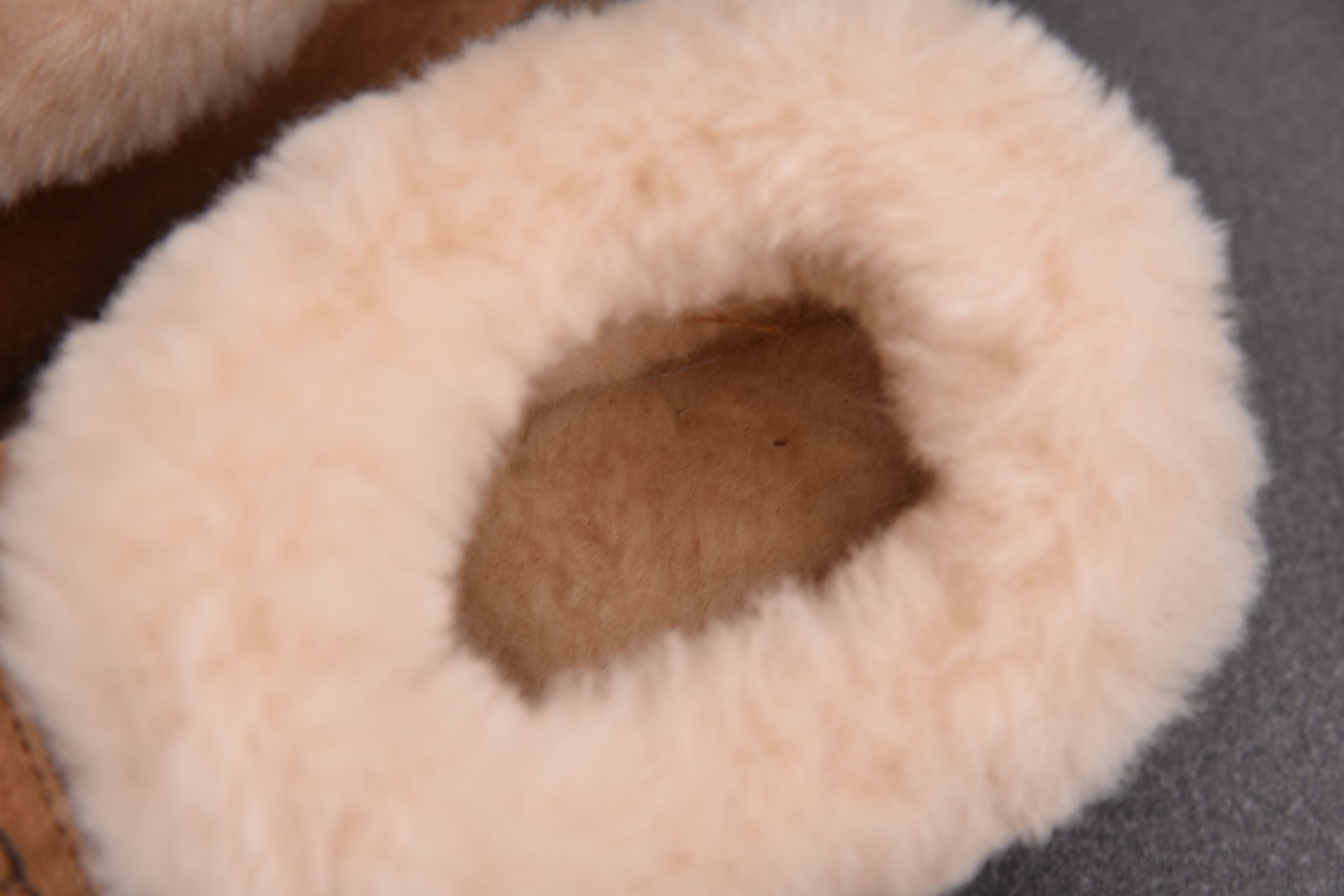 UGG尺码:35-40纯原版出品-UGGTazzetteSlipperBOLD厚底栗色YZ002尺寸39