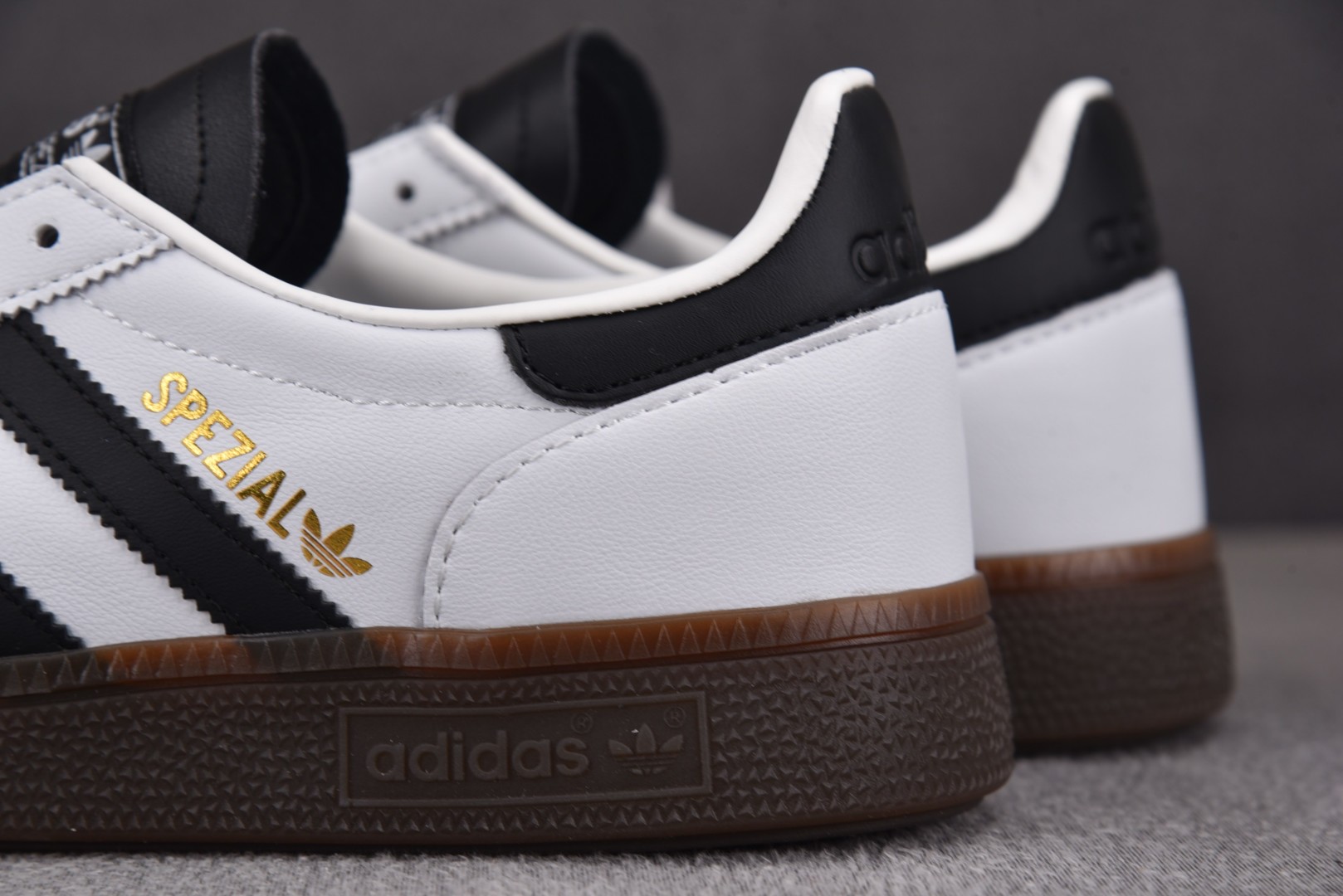 Originals 尺码36-45

纯原版出品-Handball Spezial White Blac