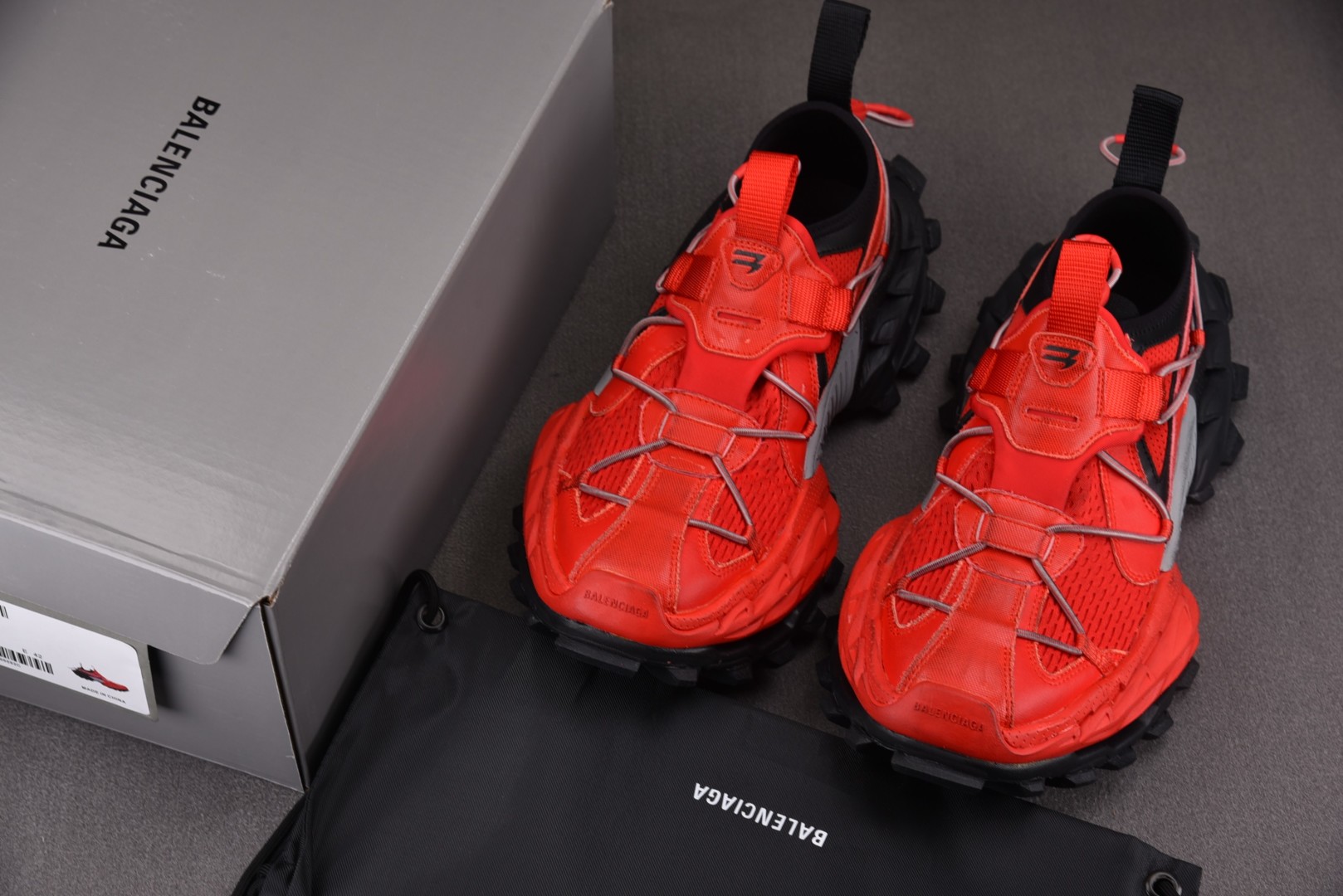 巴黎 尺码35-46

纯原版出品-Balenciaga HIKE Red Black 红黑 YZ009