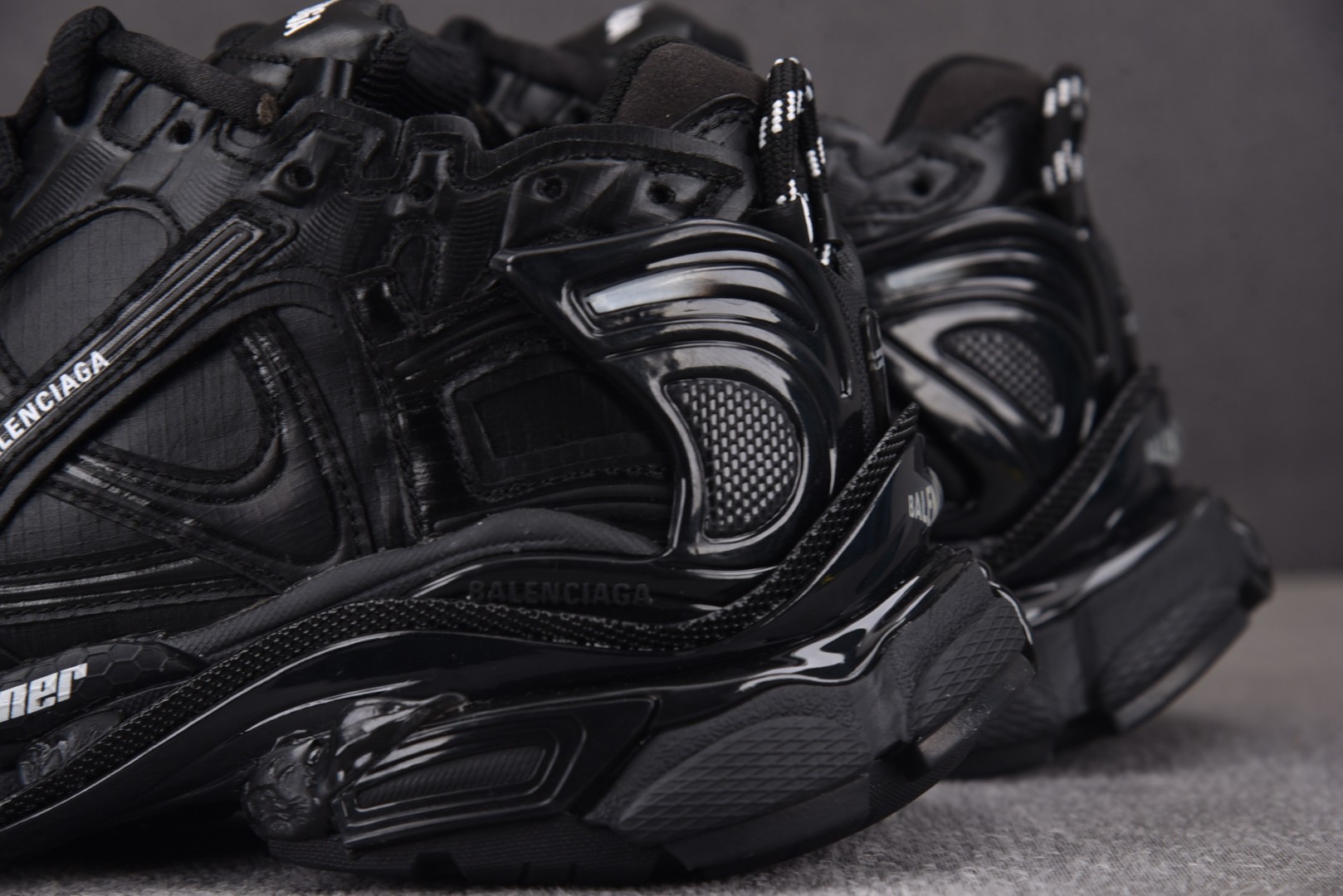 巴黎 尺码35-46

纯原版出品-Balenciaga Runner Ripstop Black 黑色