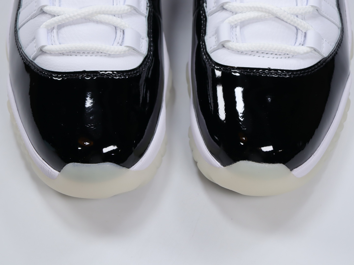 AJ11白黑 Size40.5-48.5 
纯原版出品-Air Jordan 11“Defining M