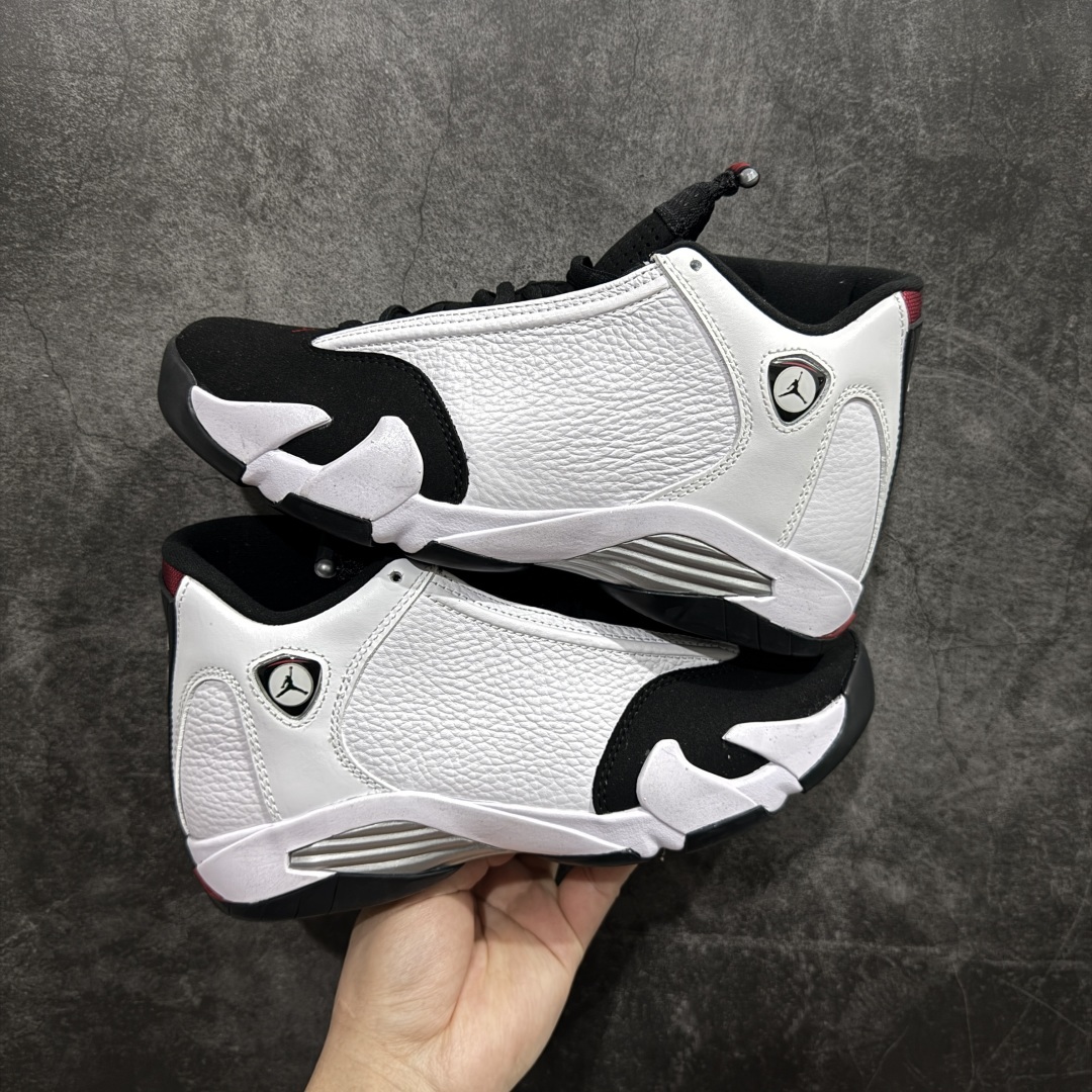 【纯原】Air Jordan AJ14 “Black Toe” 2024版本 黑白熊猫!
外贸特供