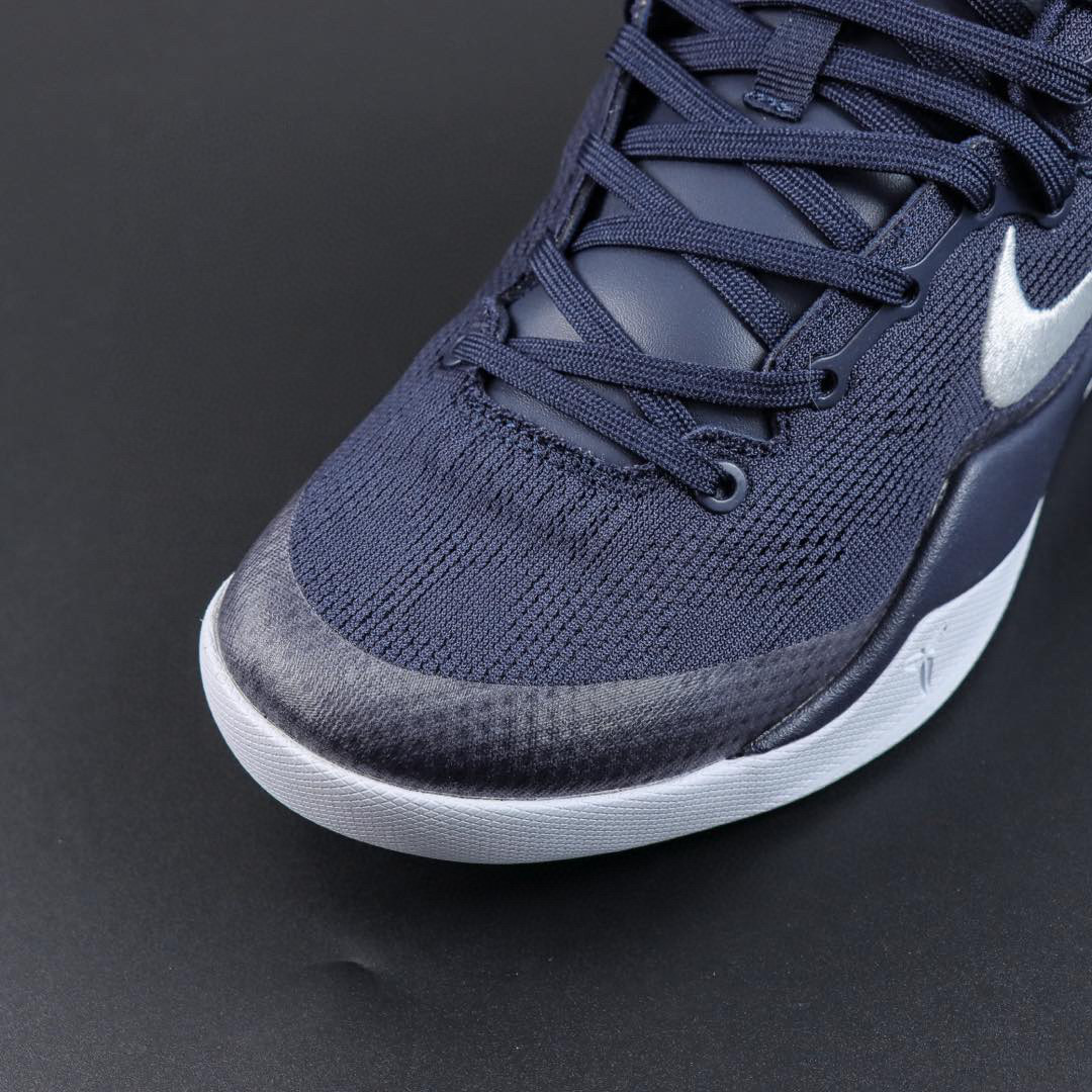 
Nike Kobe 8 Protro College Navy 蓝色
#React科技鞋垫加持 实战配