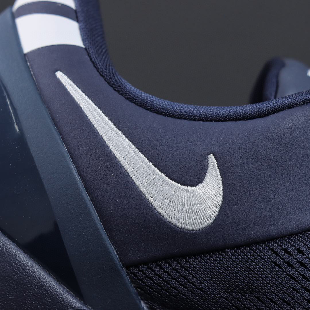 
Nike Kobe 8 Protro College Navy 蓝色
#React科技鞋垫加持 实战配