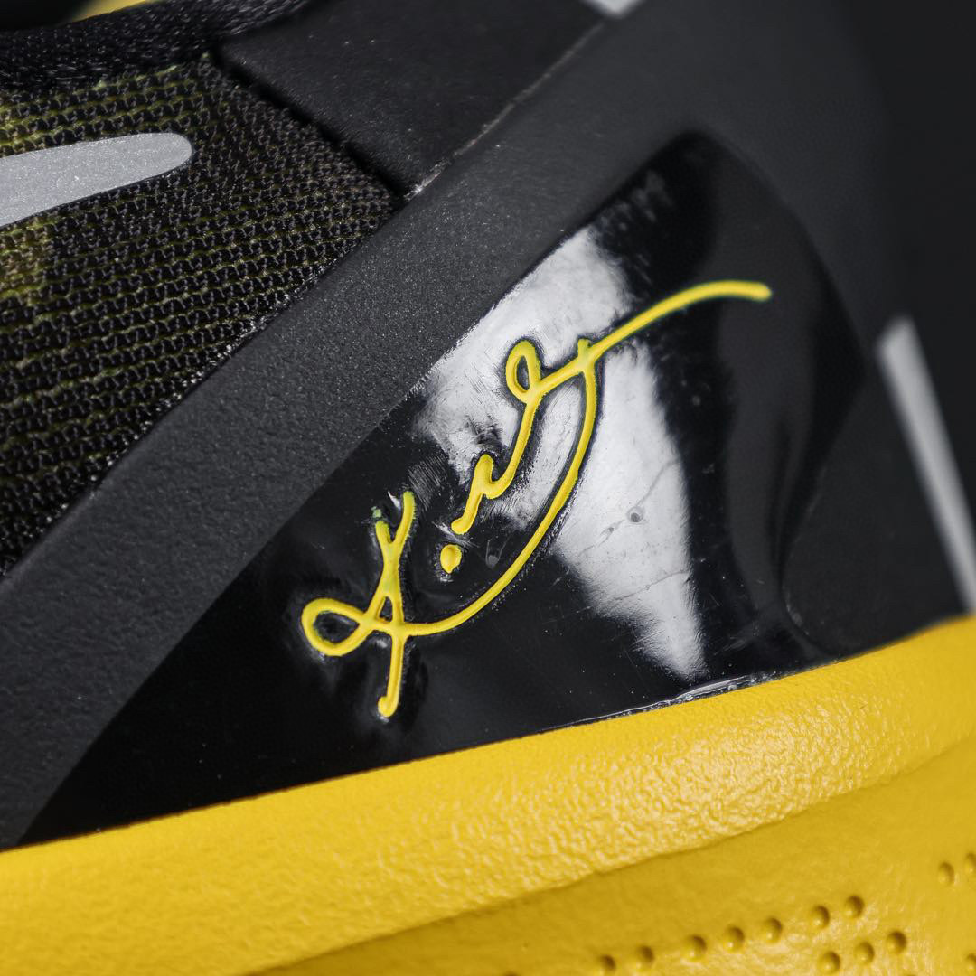 
Nike Kobe 8 黑黄
黑黄配色 科比八代 
#React科技鞋垫加持 实战配置直接拉满
#原楦