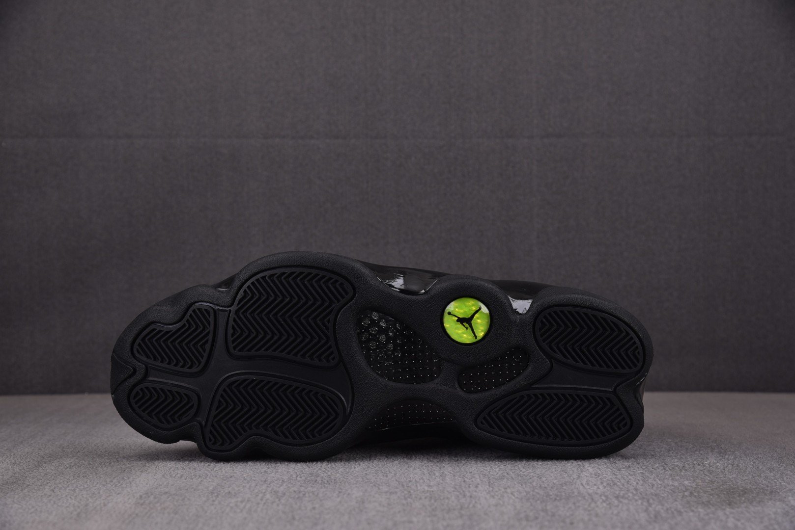 AJ13黑猫 尺码40-47.5

纯原版出品-Air Jordan 13 Retro Black Ca