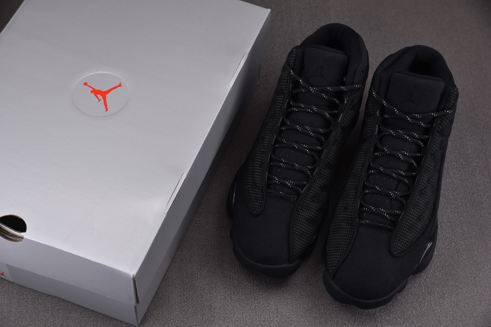 AJ13黑猫 尺码40-47.5

纯原版出品-Air Jordan 13 Retro Black Ca