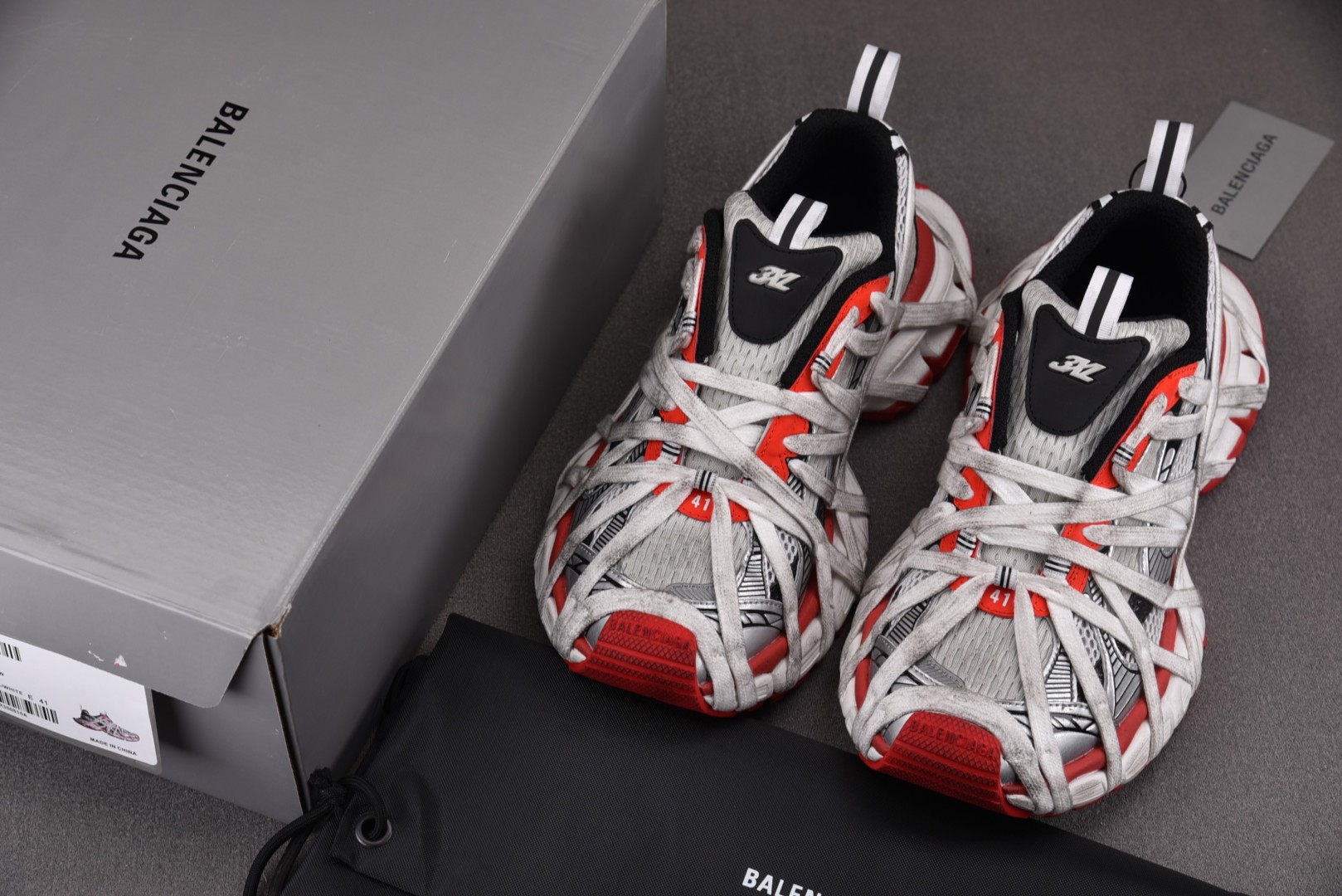 巴黎XL 尺码35-46

纯原出品-Balenciaga 3XL 绑带 灰红 YZ009-03
尺码3