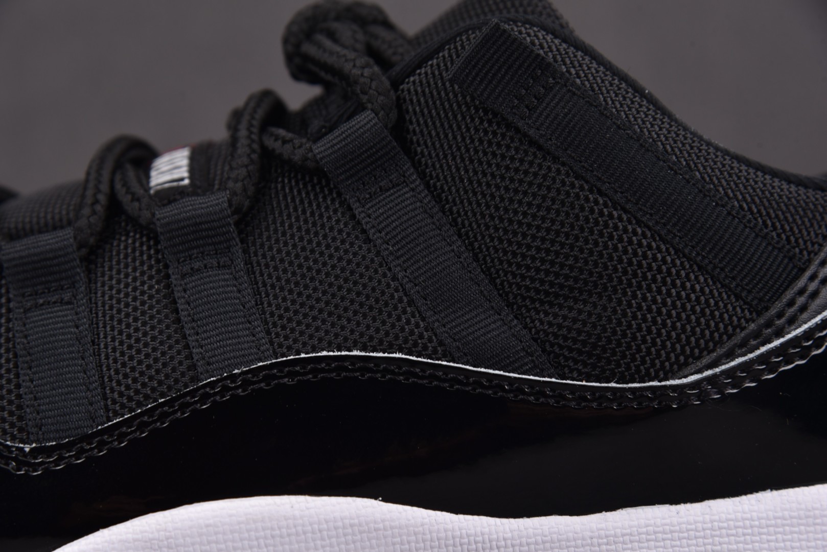 AJ11 低帮 尺码40-48.5

纯原版出品-Air Jordan 11 Retro Low Bre