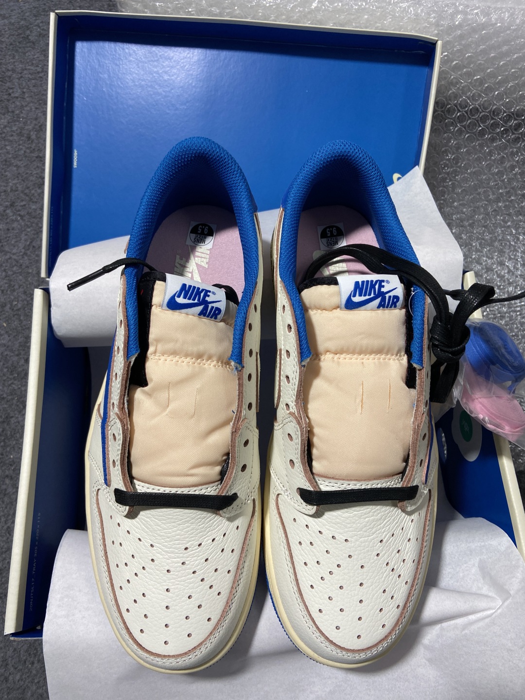 AJ 倒钩LOW 尺码40-47.5

纯原版出品-Fragment Design x Travis S