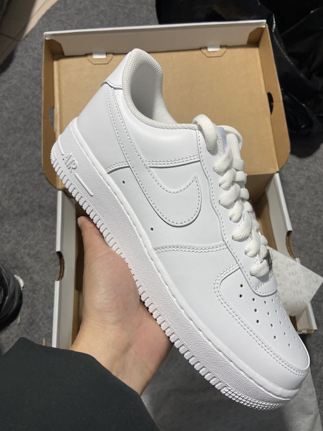 男,女码样品
【纯原】NK Air Force 1 Low '07 空军一号低帮经典板鞋 全白 YZ02