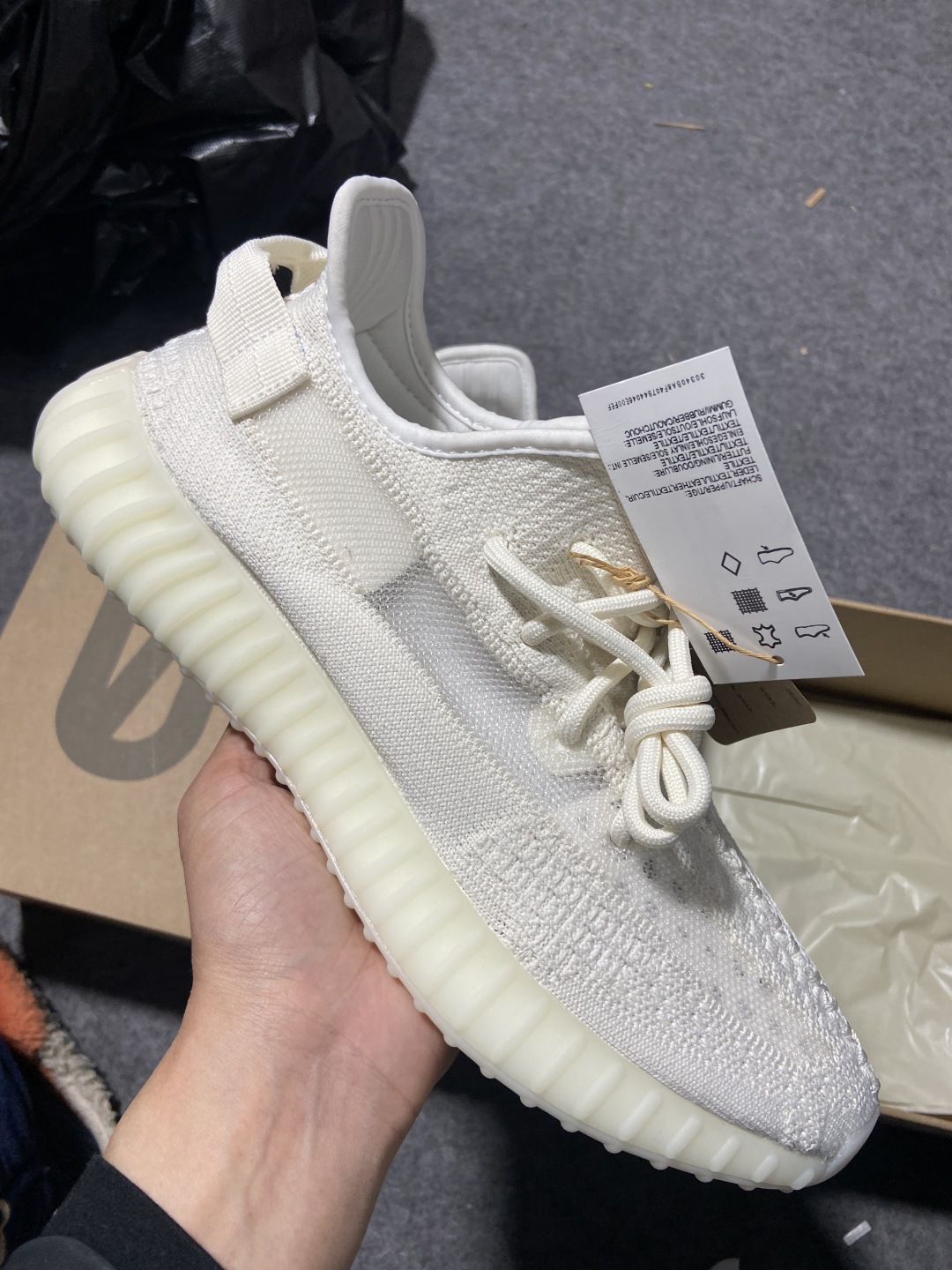 Yeezy350 纯白侧透 鞋码：36-46

纯原-巴斯夫-Yeezy Boost 350 V2“Pu