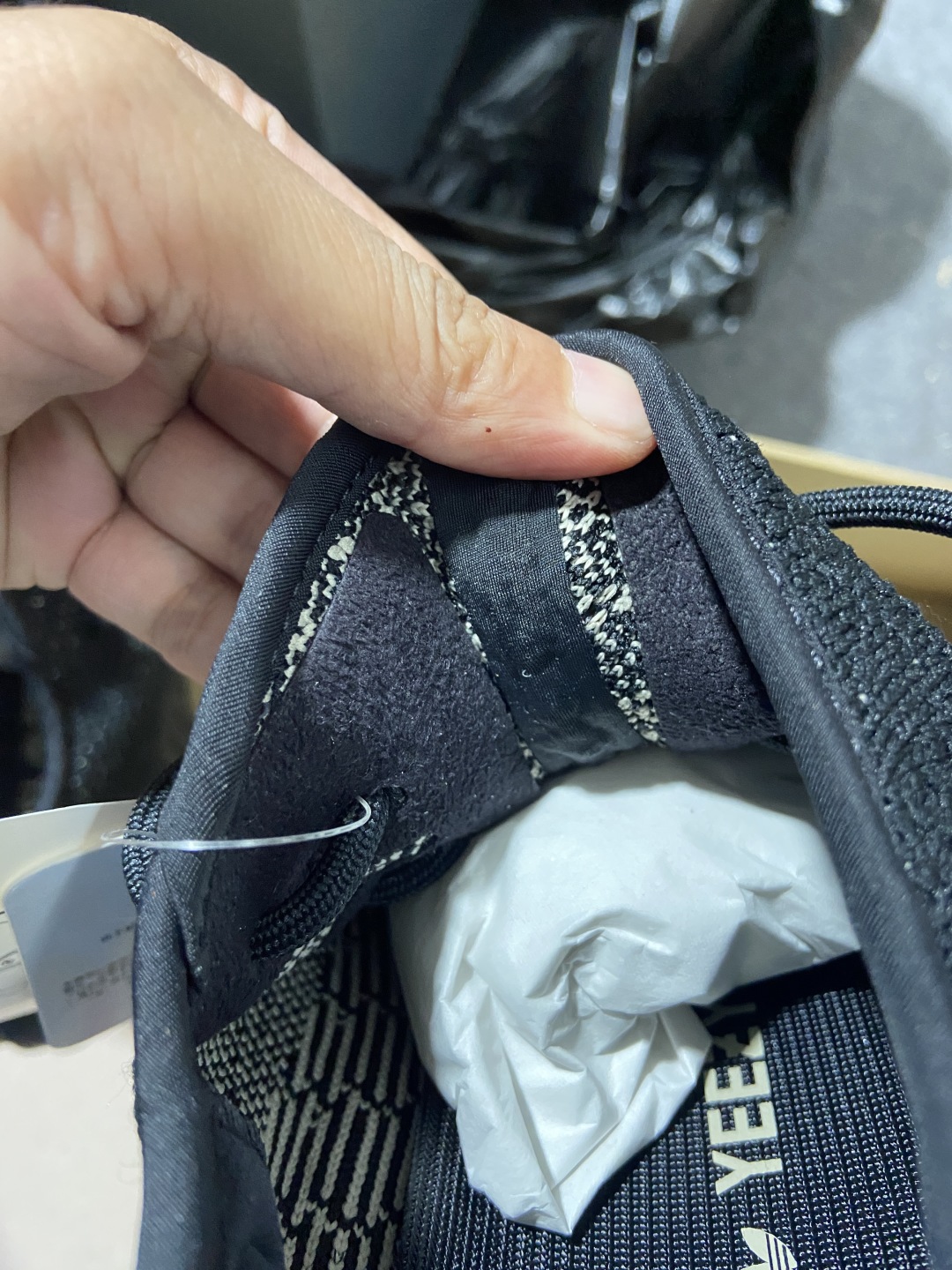Yeezy 350V2 黑白 尺码：36-48 （偏小半码）
  原价520的
c纯原出品-Yeezy 