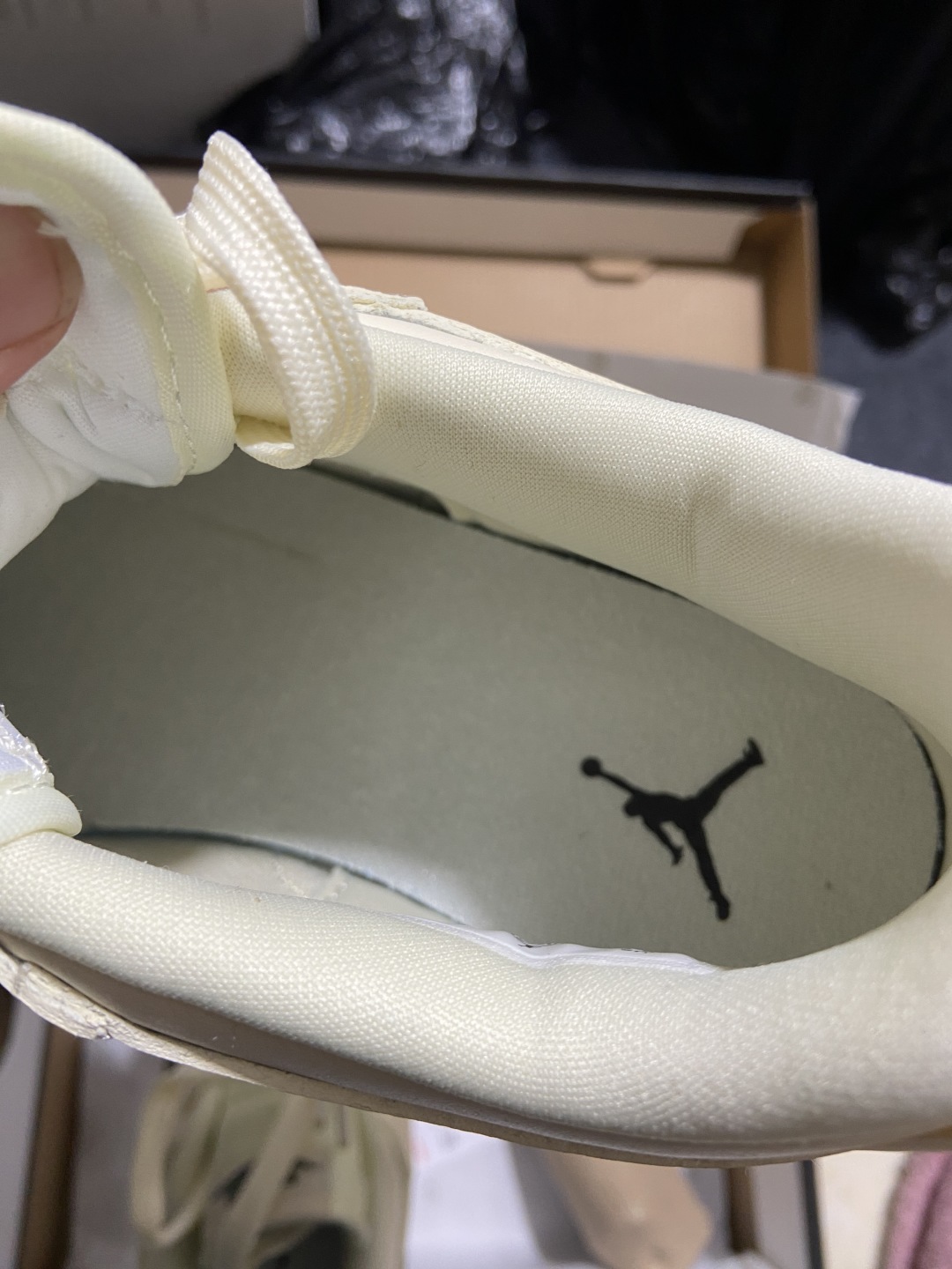 
【纯原版】Air Jordan Legacy AJ312 Low 
低帮复古篮球鞋 奶白黑HV1807