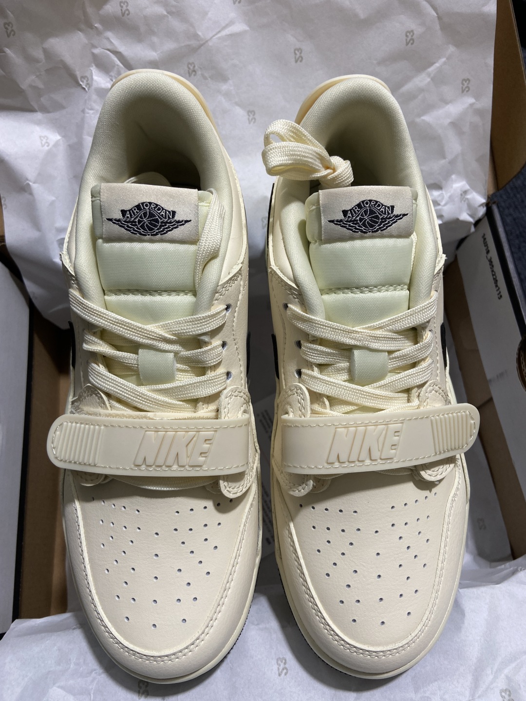 
【纯原版】Air Jordan Legacy AJ312 Low 
低帮复古篮球鞋 奶白黑HV1807