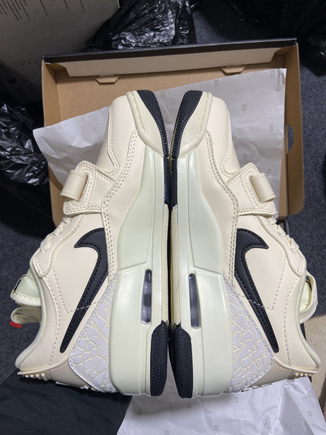 
【纯原版】Air Jordan Legacy AJ312 Low 
低帮复古篮球鞋 奶白黑HV1807