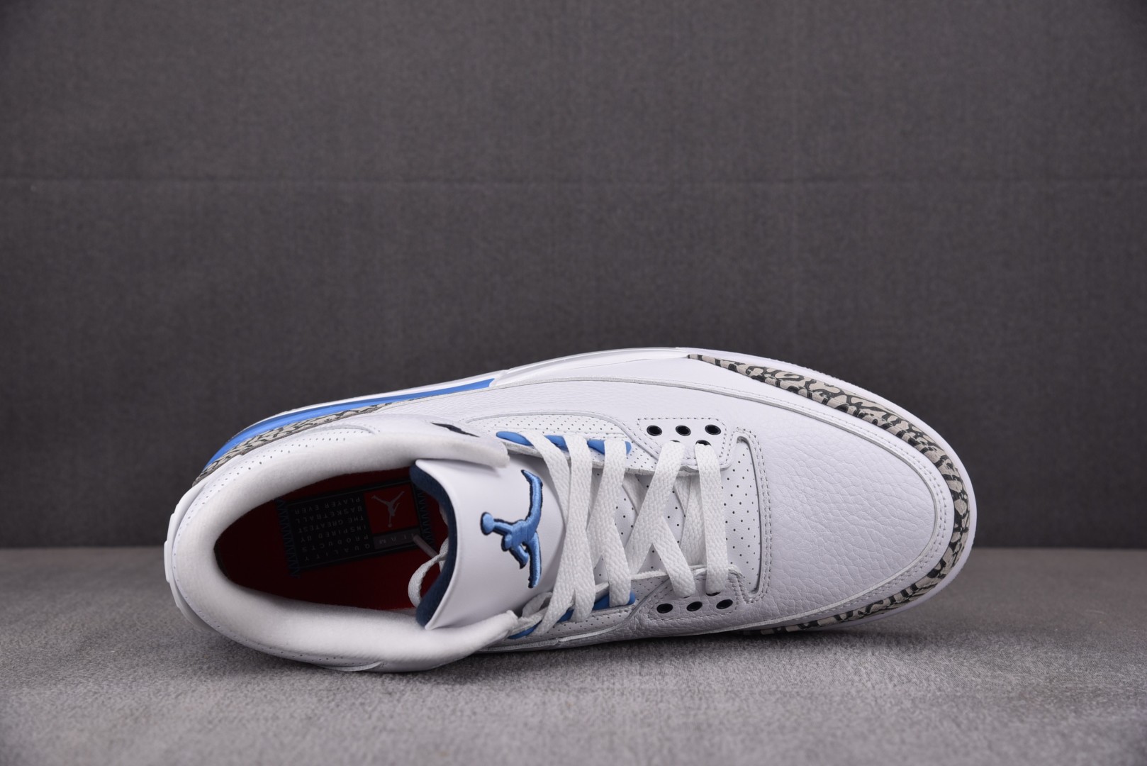 AJ3北卡蓝 尺码36-48.5

纯原出品-Air Jordan 3 Retro UNC 北卡蓝 CT