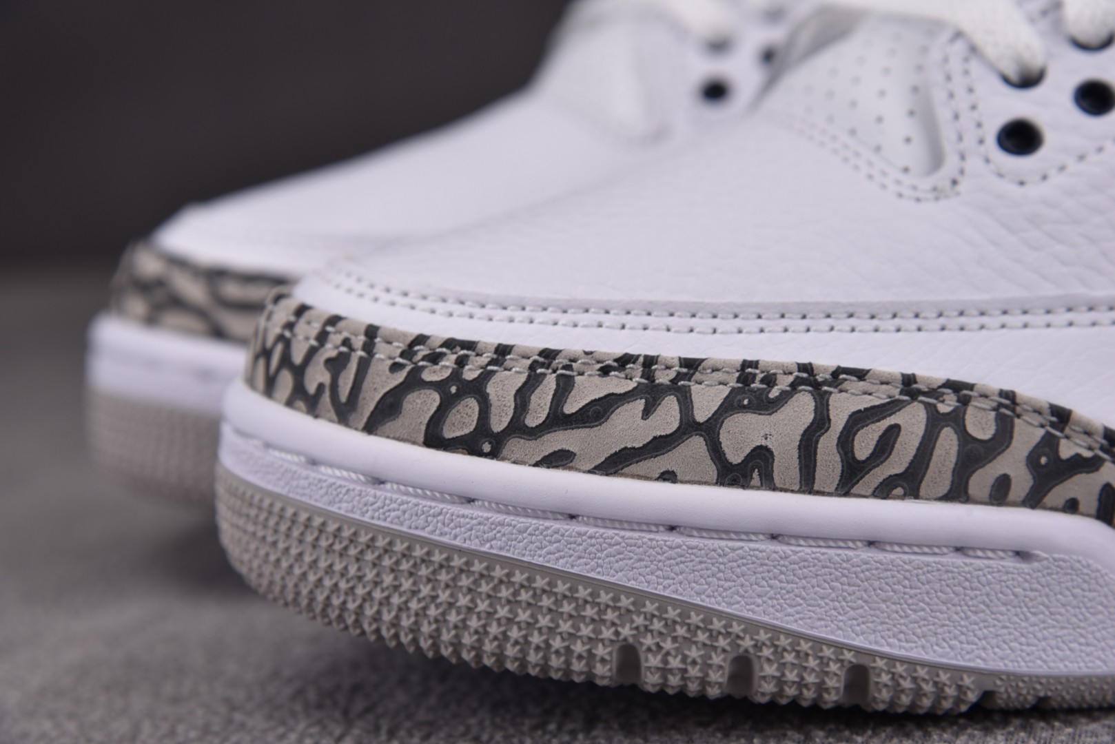 AJ3北卡蓝 尺码36-48.5

纯原出品-Air Jordan 3 Retro UNC 北卡蓝 CT