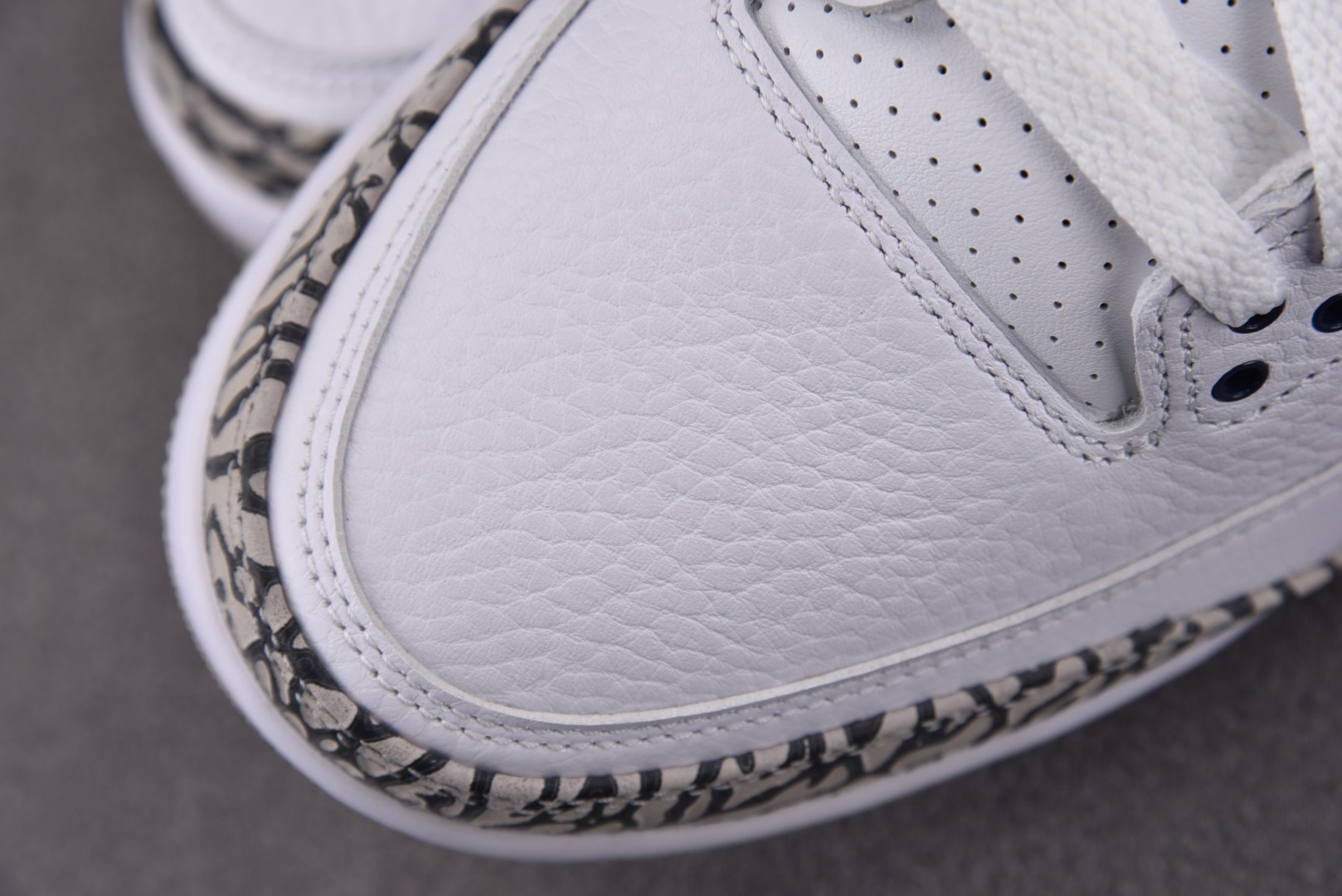 AJ3北卡蓝 尺码36-48.5

纯原出品-Air Jordan 3 Retro UNC 北卡蓝 CT