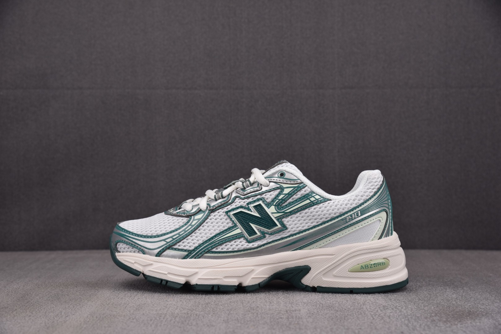 NB新百伦 尺码36-44.5

纯原出品-New Balance 740v2 White Marsh 