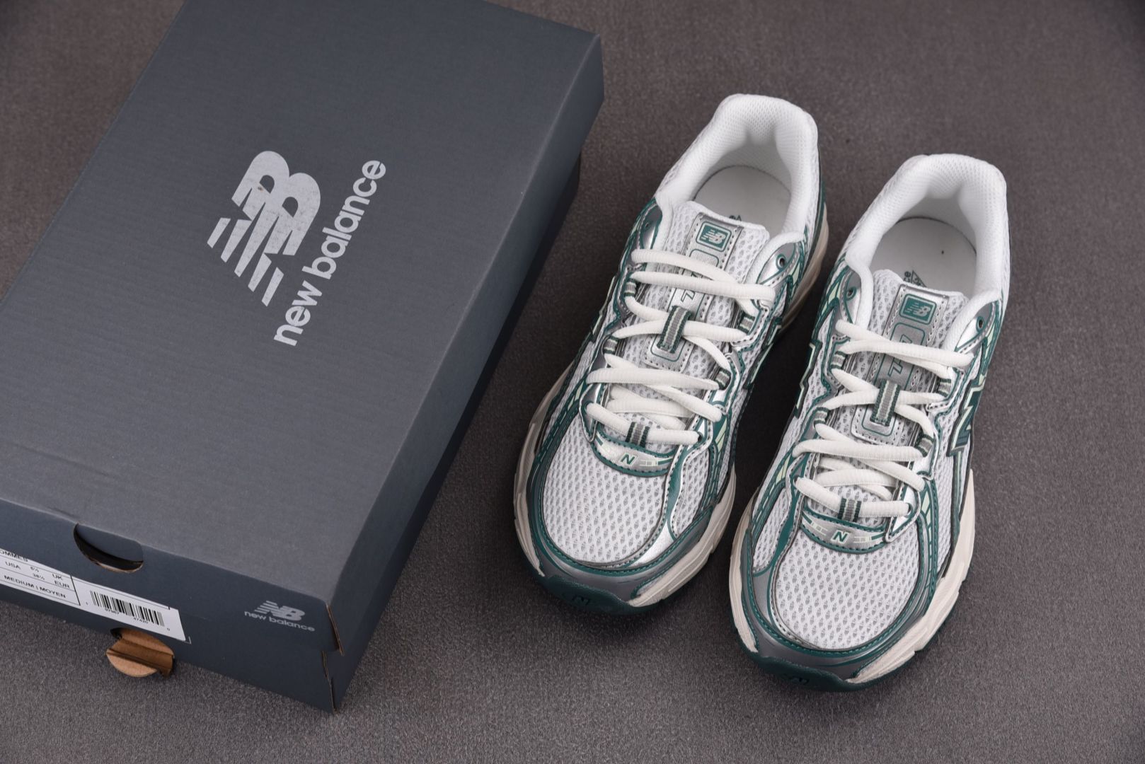 NB新百伦 尺码36-44.5

纯原出品-New Balance 740v2 White Marsh 