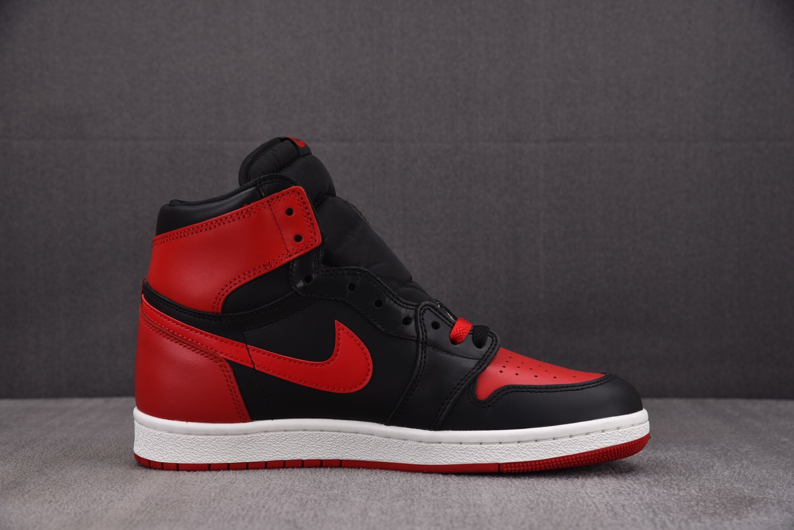 AJ 高帮 尺码40-47.5

纯原出品-Air Jordan 1 Retro High '85 OG