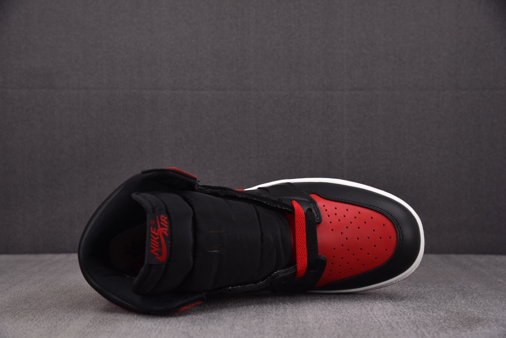 AJ 高帮 尺码40-47.5

纯原出品-Air Jordan 1 Retro High '85 OG
