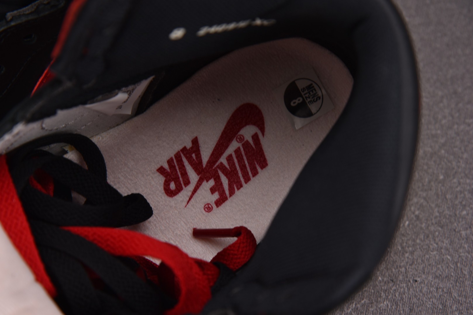AJ 高帮 尺码40-47.5

纯原出品-Air Jordan 1 Retro High '85 OG