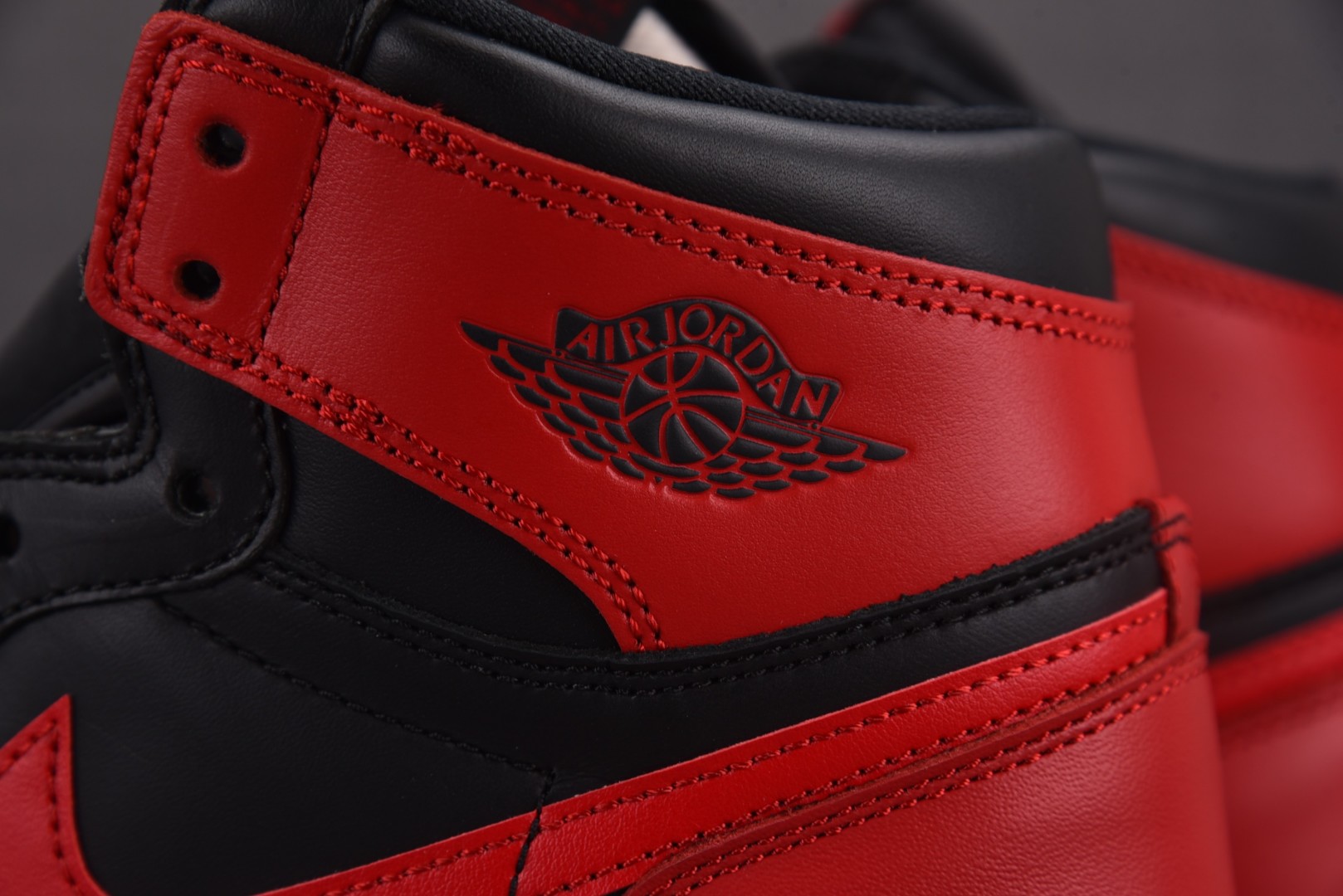 AJ 高帮 尺码40-47.5

纯原出品-Air Jordan 1 Retro High '85 OG