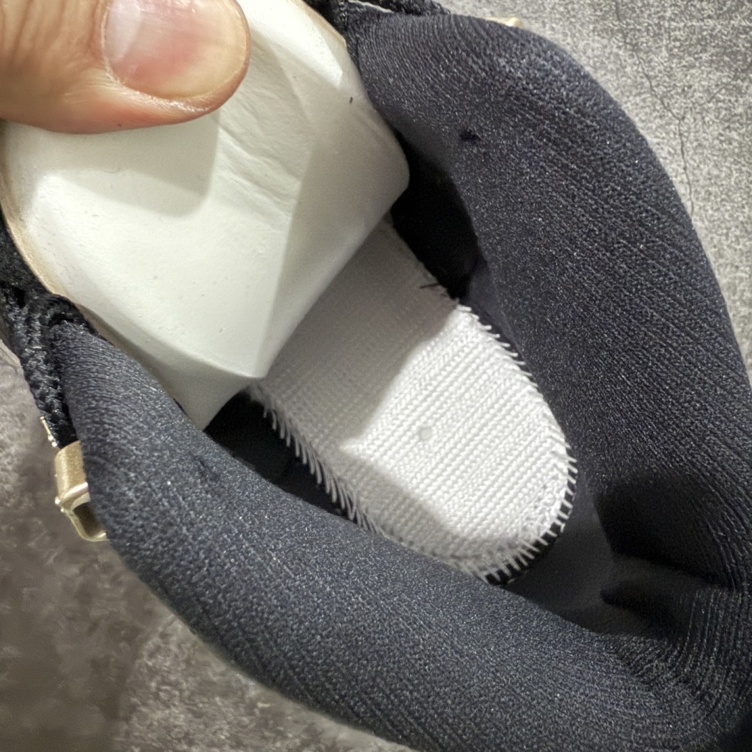 
Air Jordan AJ12 Retro 潮流 中帮 复古篮球鞋 黑白季后赛CT8013-006

