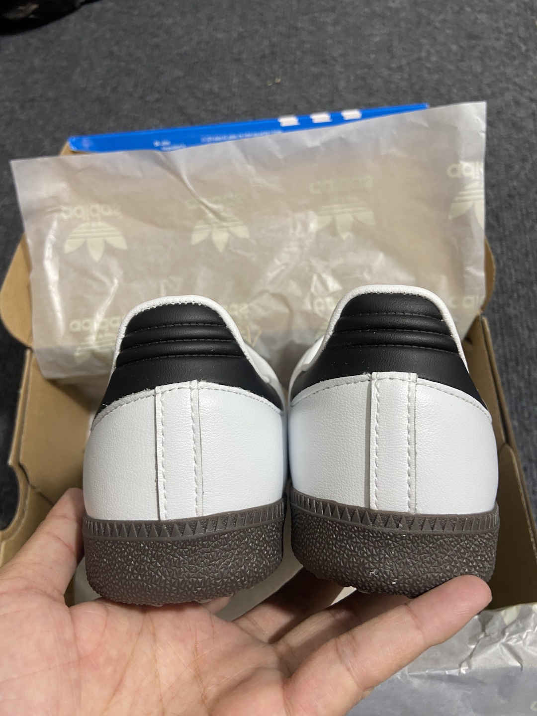 38.5    伪头层 仿头层
补单adidas originals SAMBA OG 黑白灰全码补齐入
