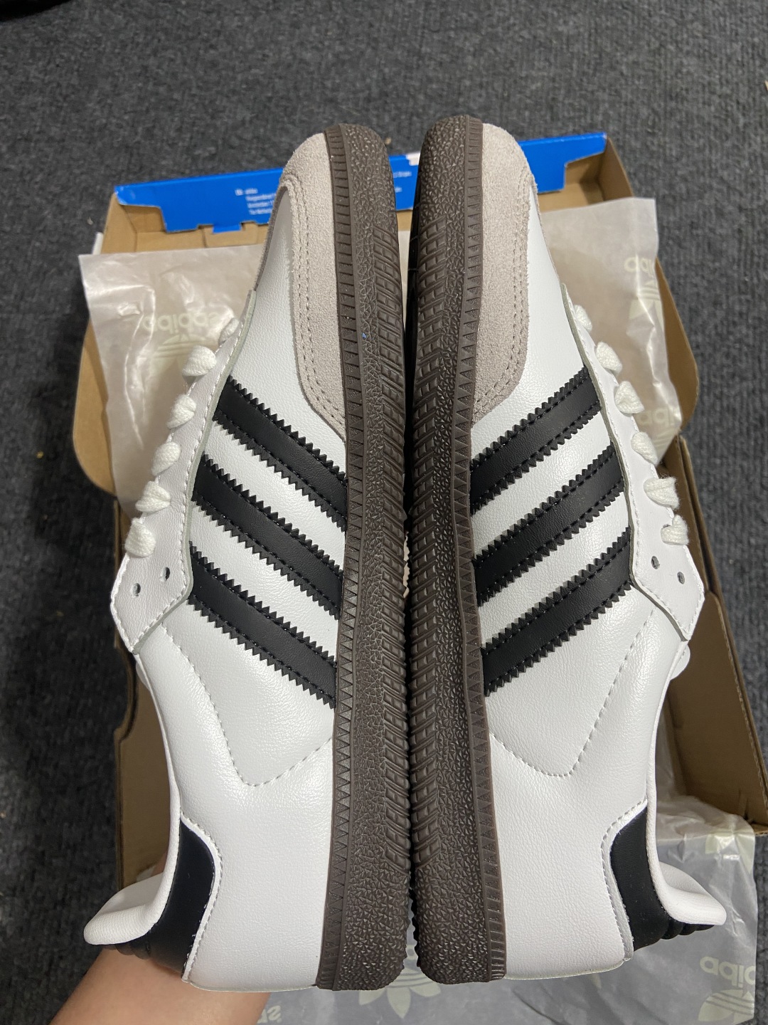 38.5    伪头层 仿头层
补单adidas originals SAMBA OG 黑白灰全码补齐入