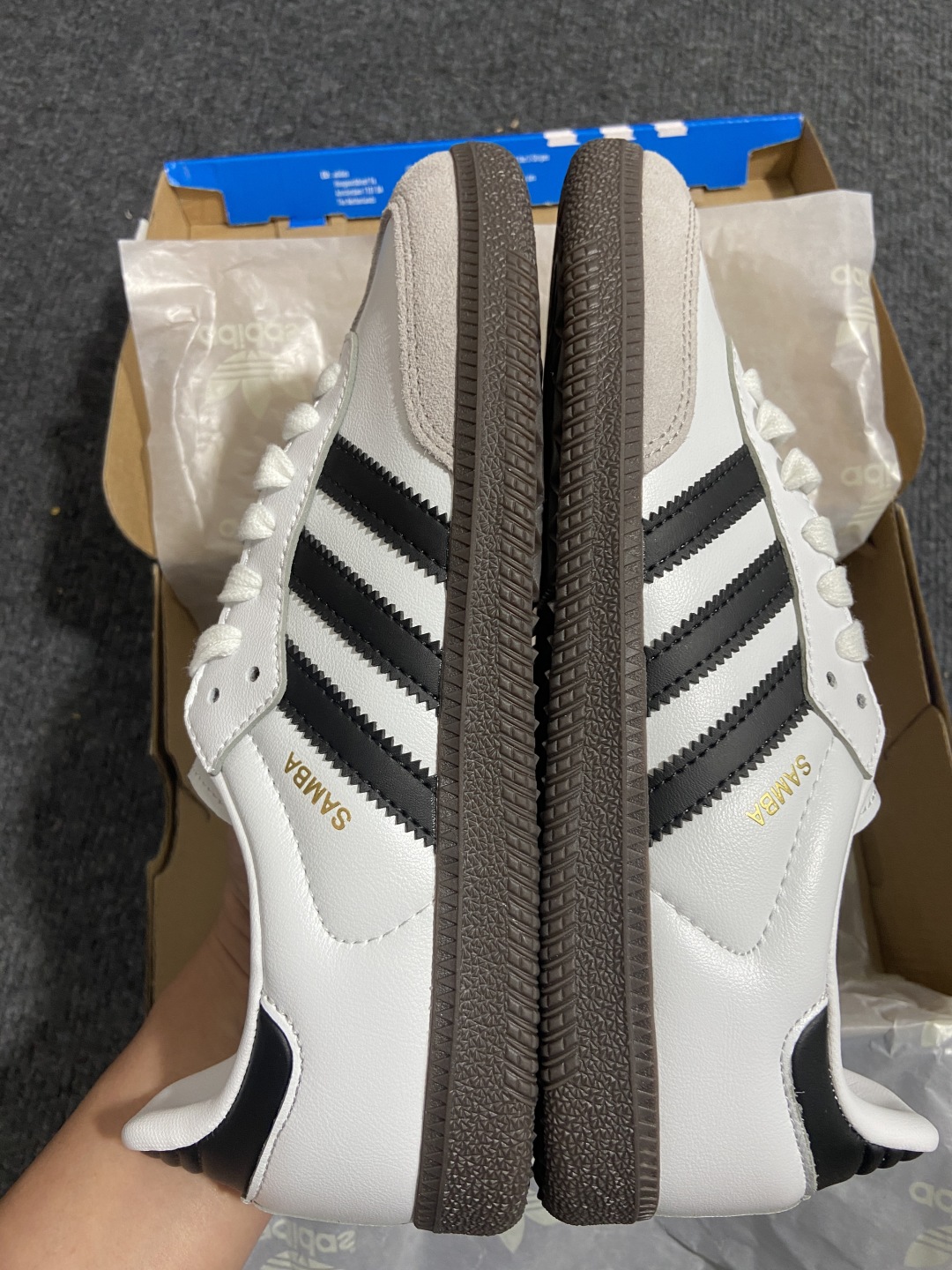 38.5    伪头层 仿头层
补单adidas originals SAMBA OG 黑白灰全码补齐入