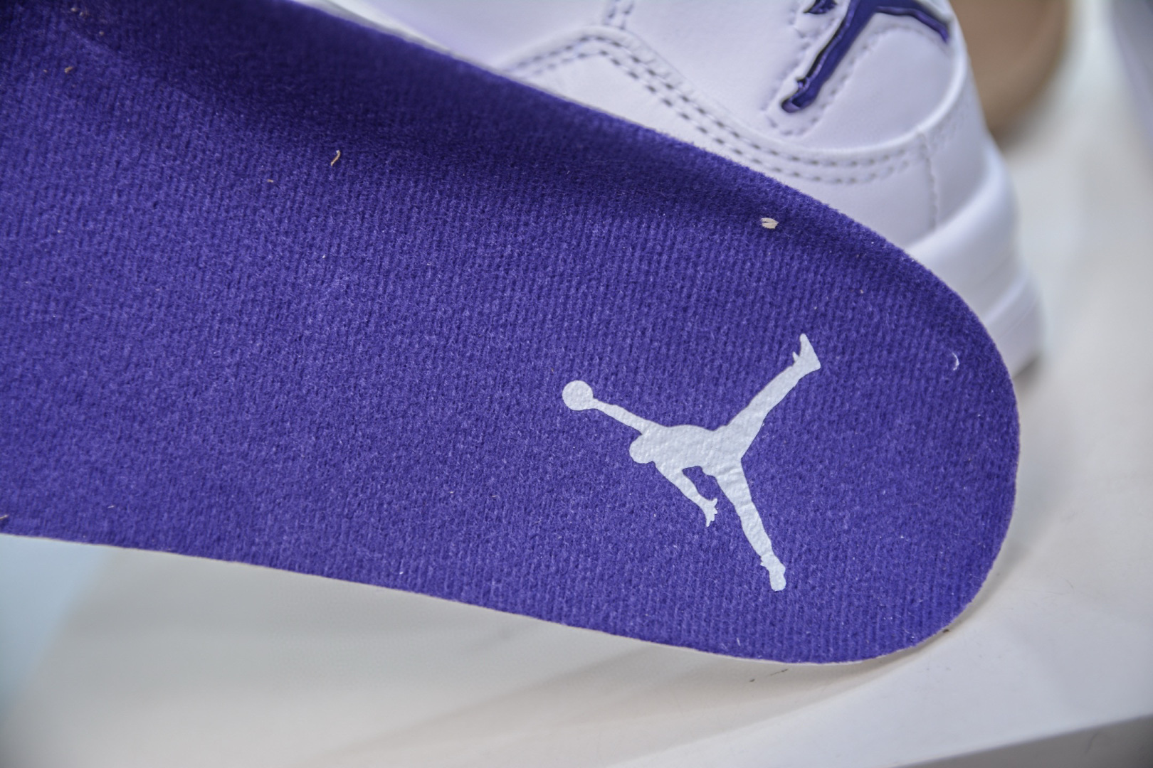  
纯原 Air Jordan AJ4 Retro 白紫 耗时多个月巨作 重金购买原楦原纸板 确保原汁原