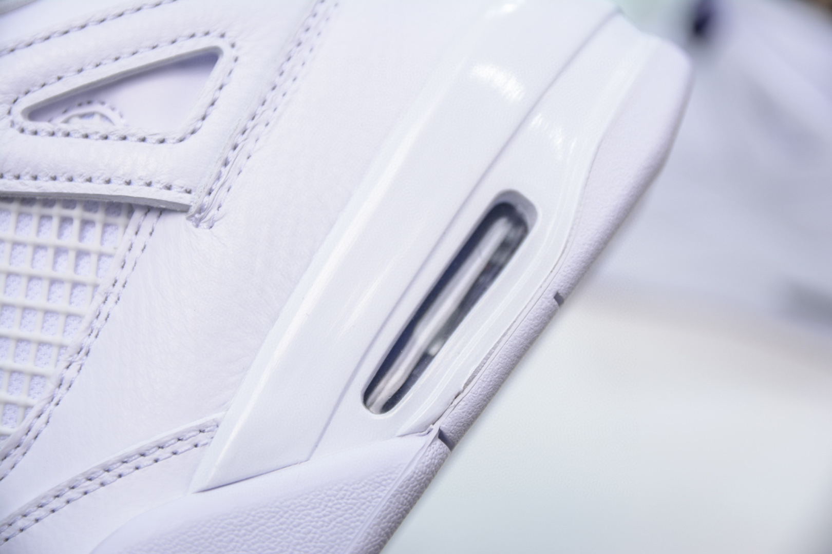  
纯原 Air Jordan AJ4 Retro 白紫 耗时多个月巨作 重金购买原楦原纸板 确保原汁原