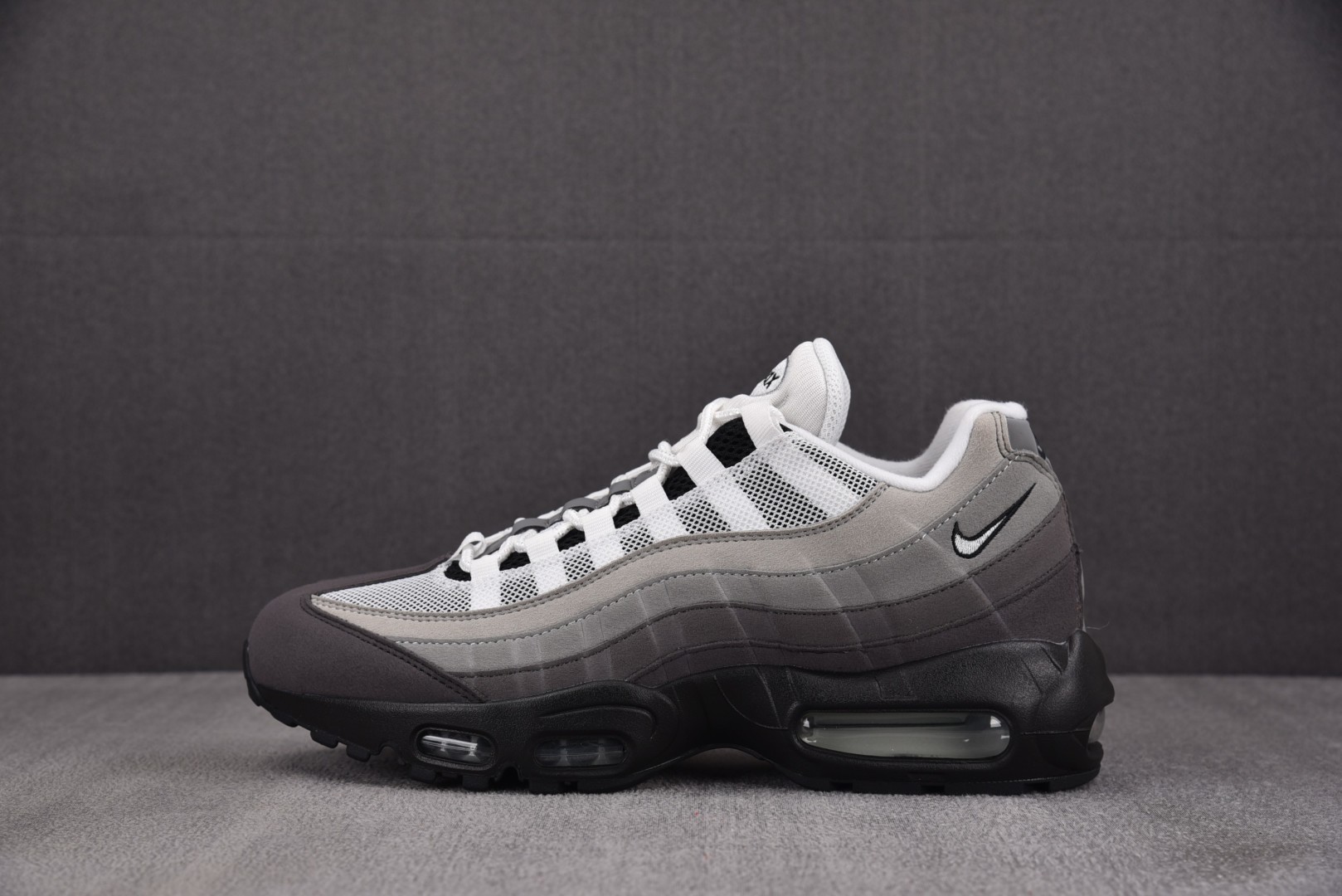 MAX95 尺码40-48.5

纯原出品-NK Air Max 95 OG Black Anthrac