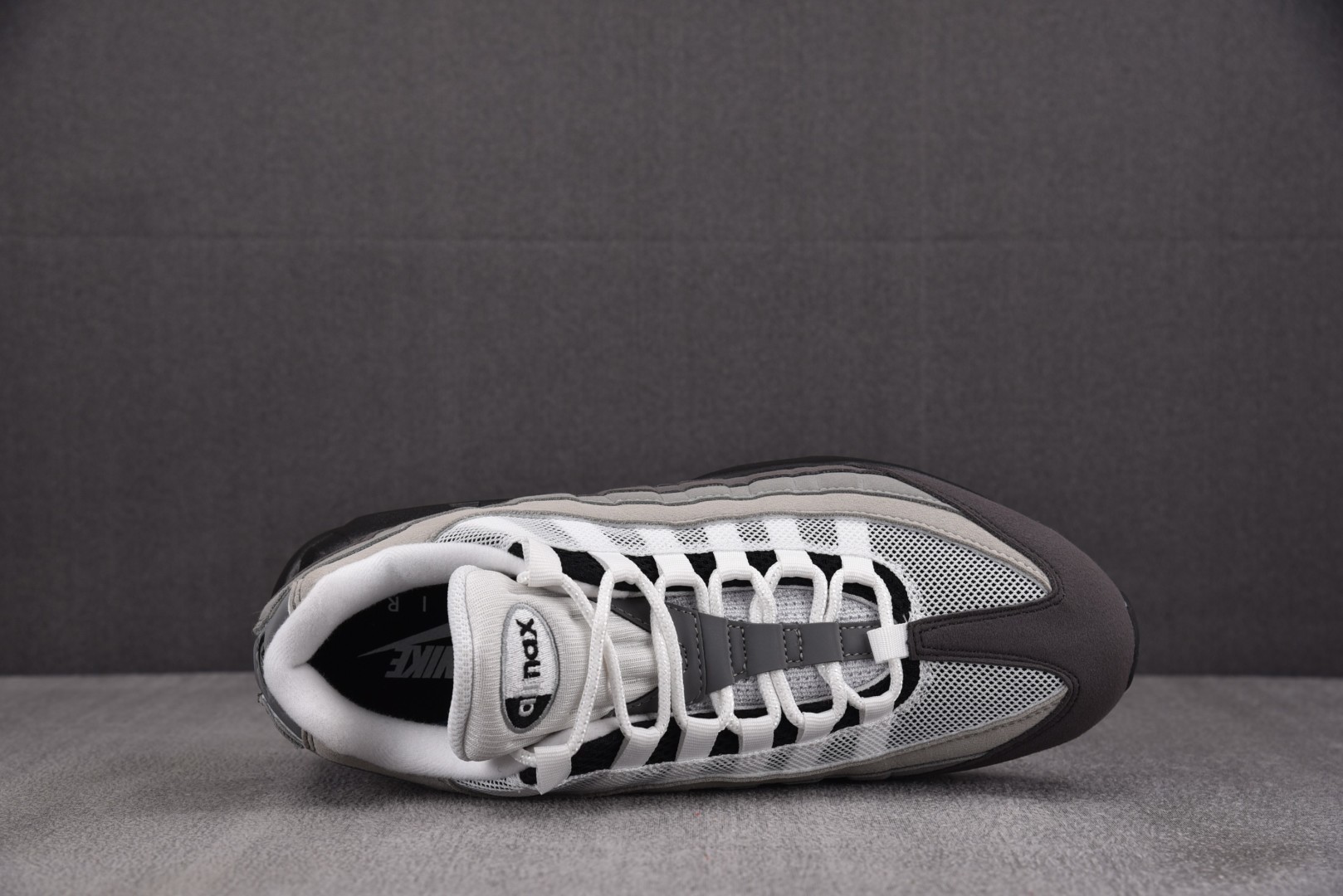 MAX95 尺码40-48.5

纯原出品-NK Air Max 95 OG Black Anthrac