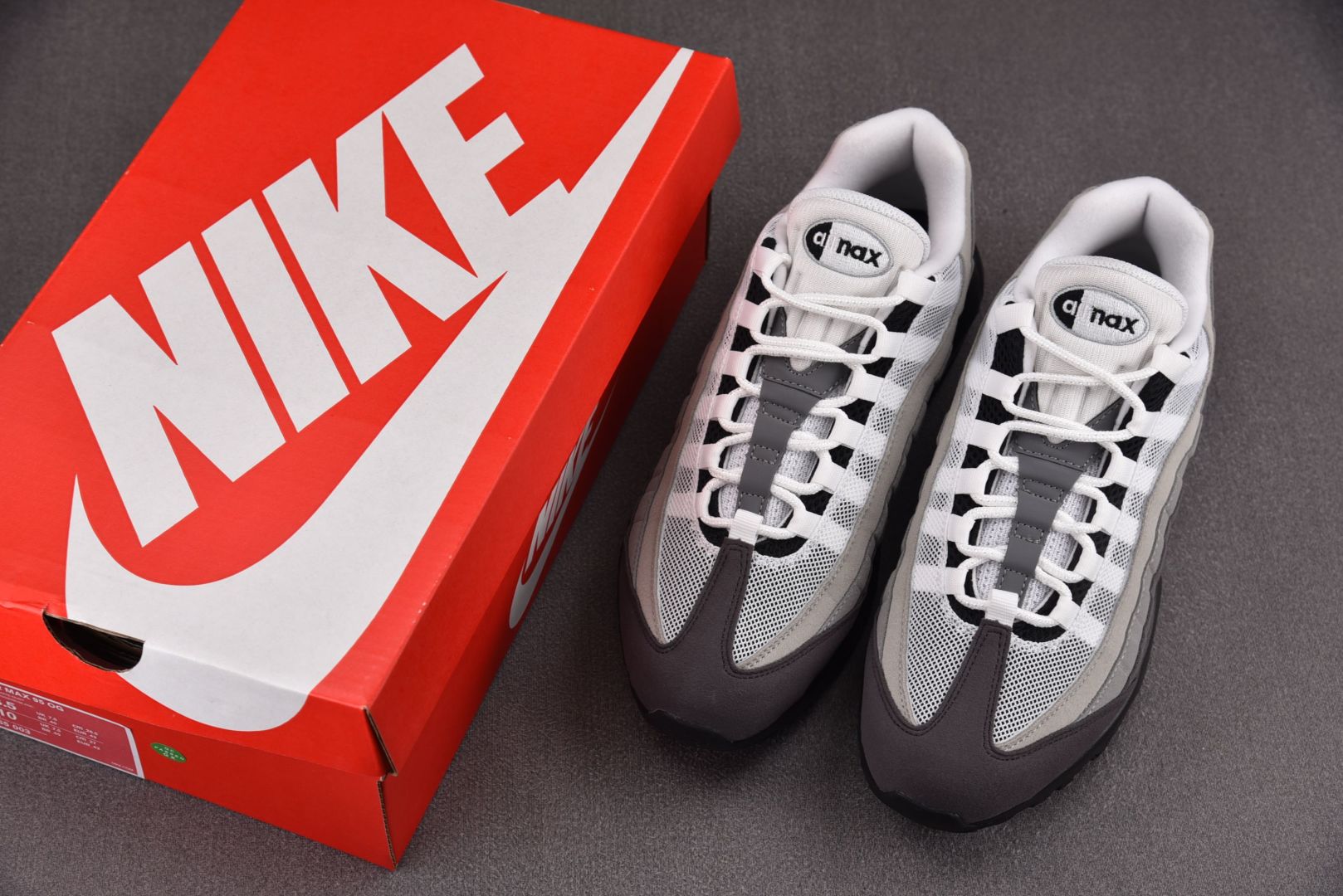MAX95 尺码40-48.5

纯原出品-NK Air Max 95 OG Black Anthrac