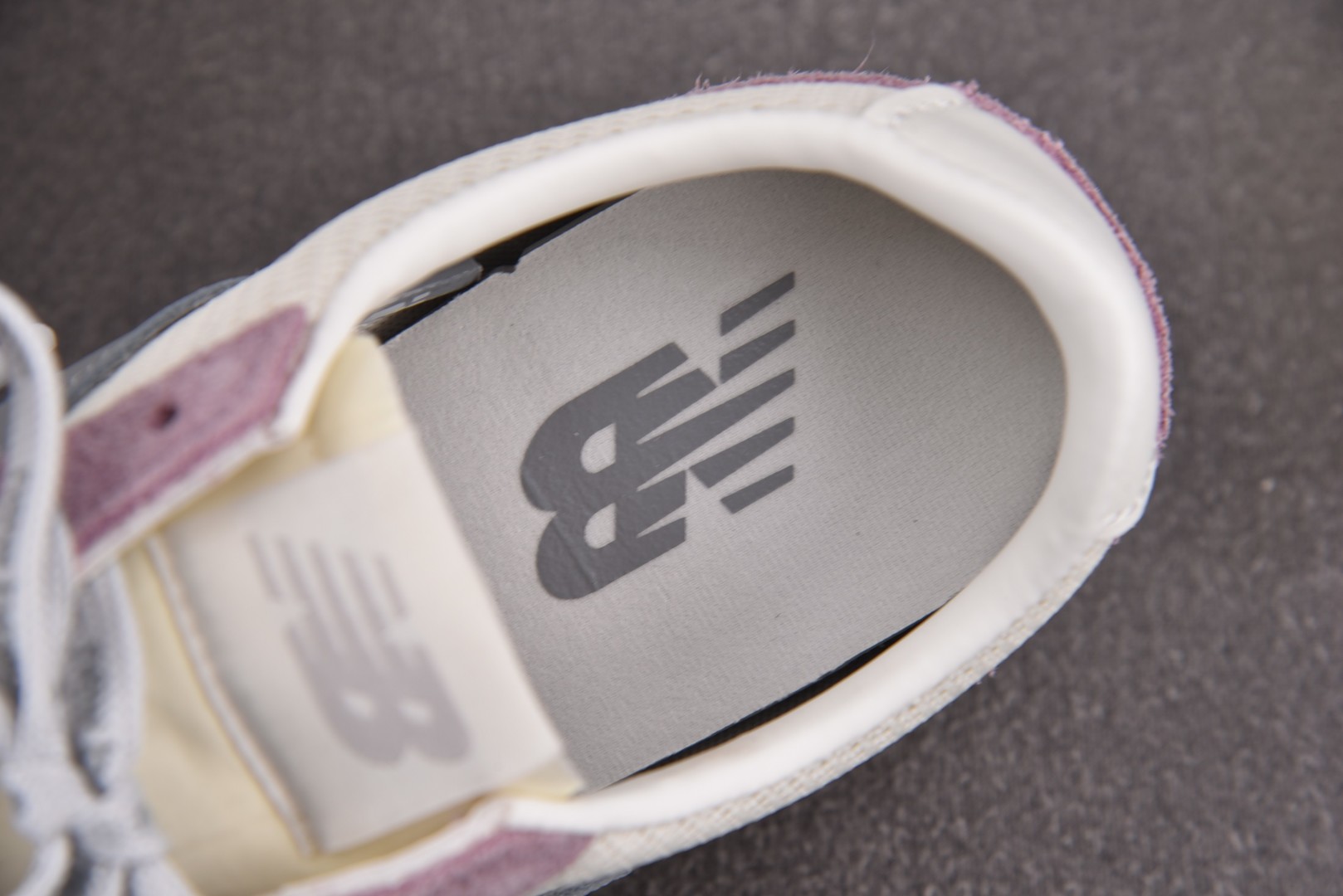 NB471 尺码35-46.5

纯原版出品-New Balance NB471 米粉 U471AL Y