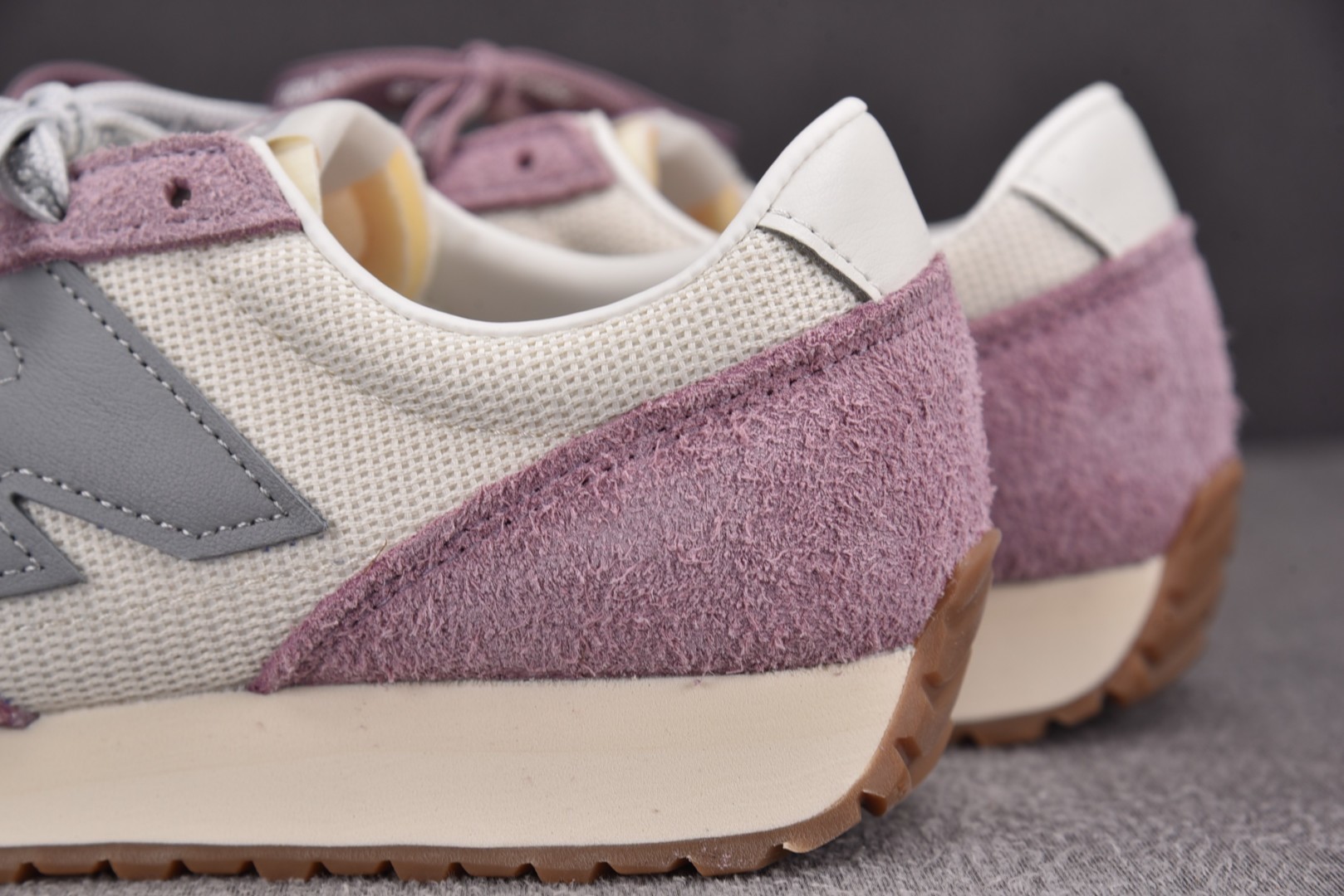 NB471 尺码35-46.5

纯原版出品-New Balance NB471 米粉 U471AL Y