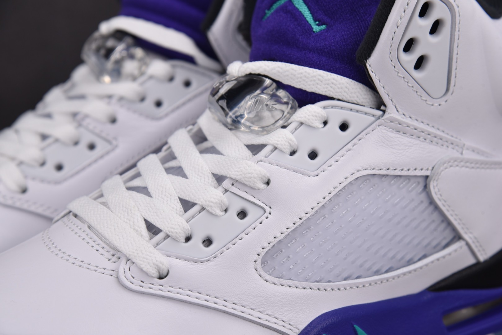 AJ5白紫 尺码40-47.5

纯原版出品-Air Jordan 5 Retro 2025 Grape