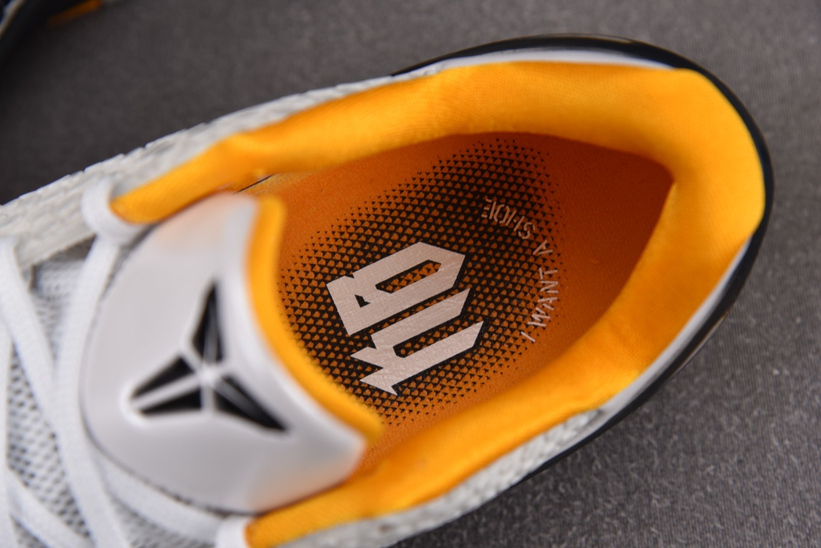 KOBE6 鞋码40-48.5 偏小0.5
💰¥：600
纯原出品-NK Zoom Kobe 6 Pro